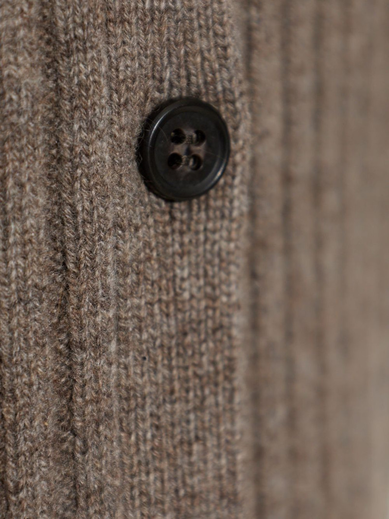 buttoned V-neck vest 5