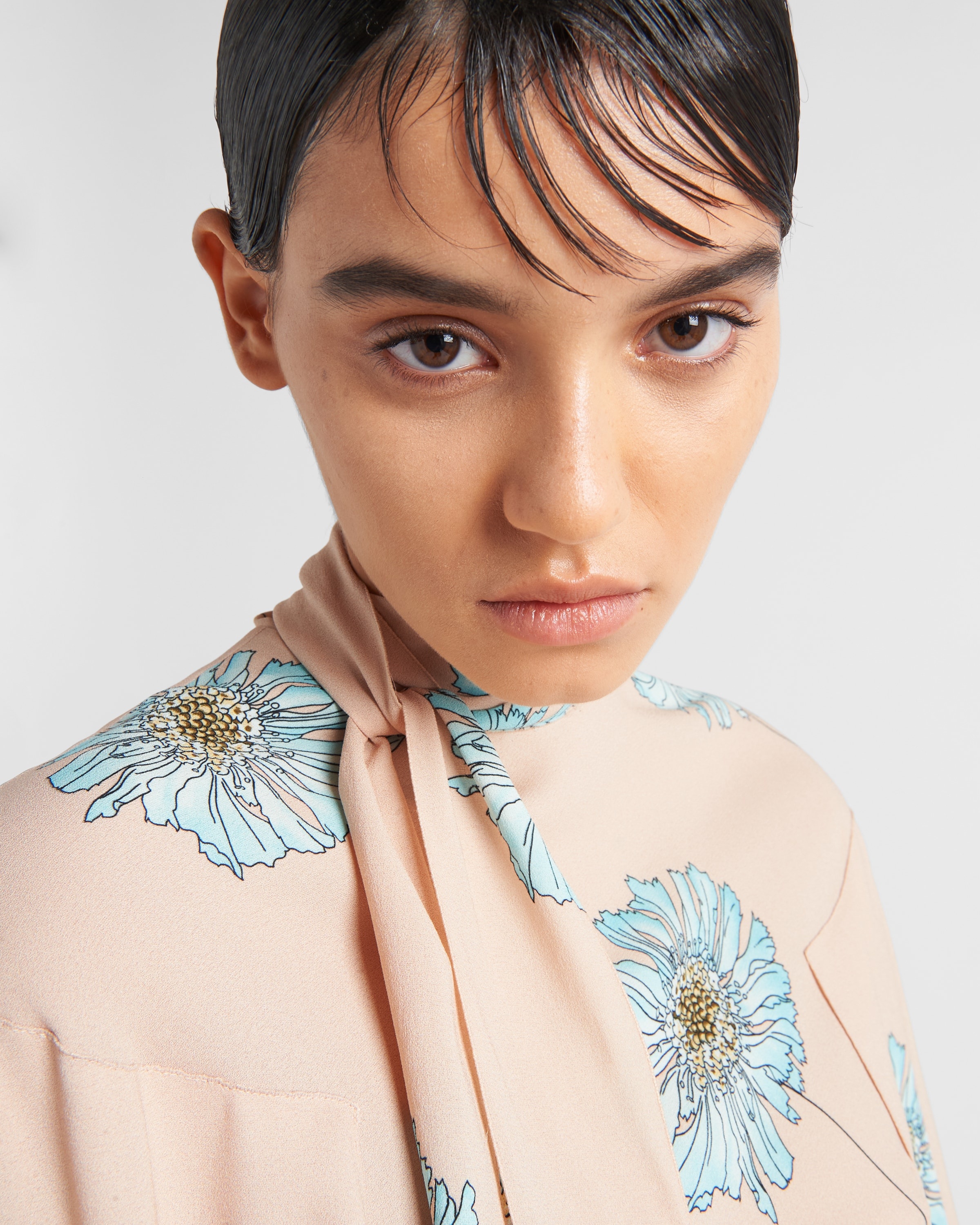 Printed sablé dress with scarf collar - 4