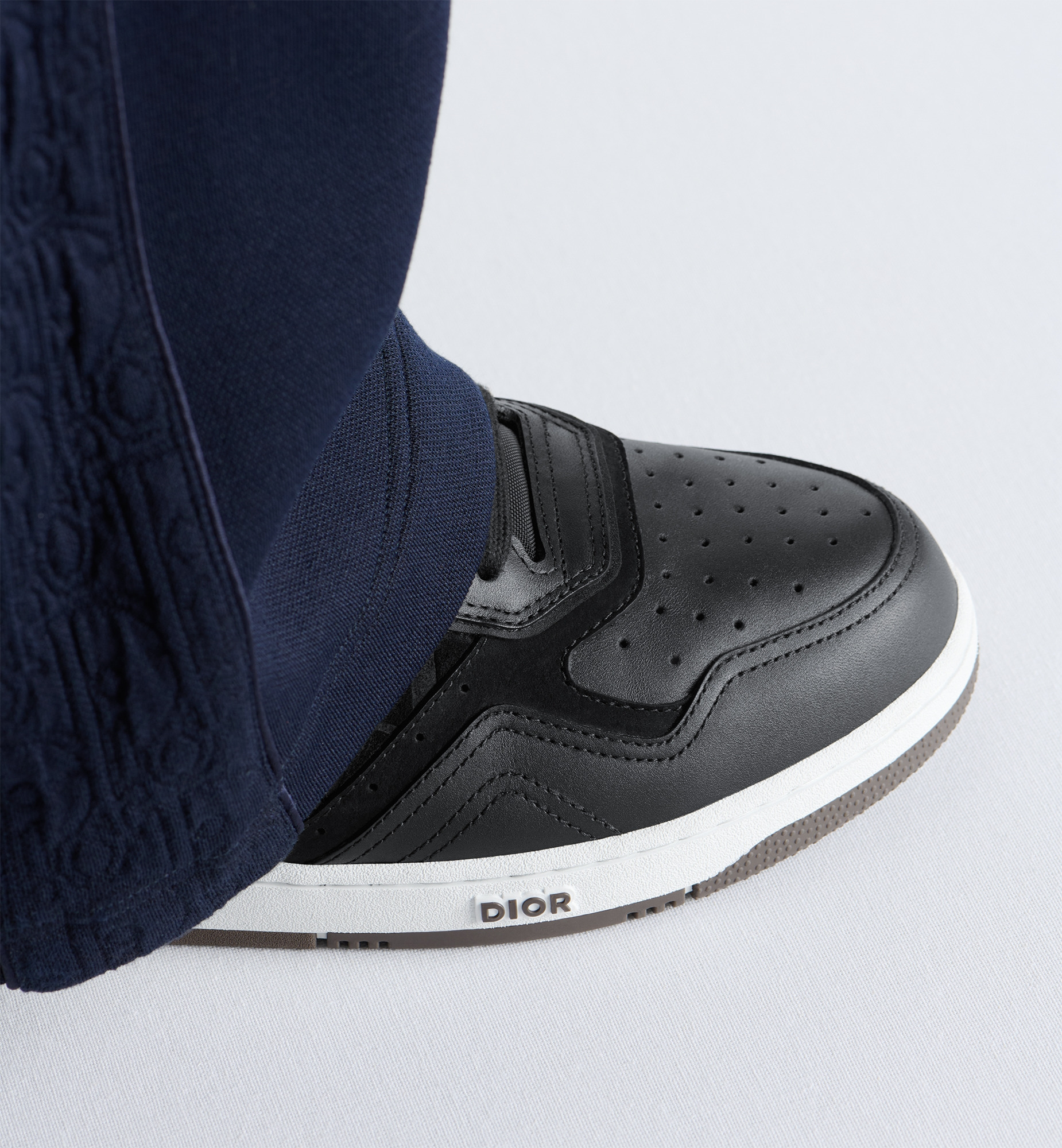 B27 Uptown Low-Top Sneaker - 3