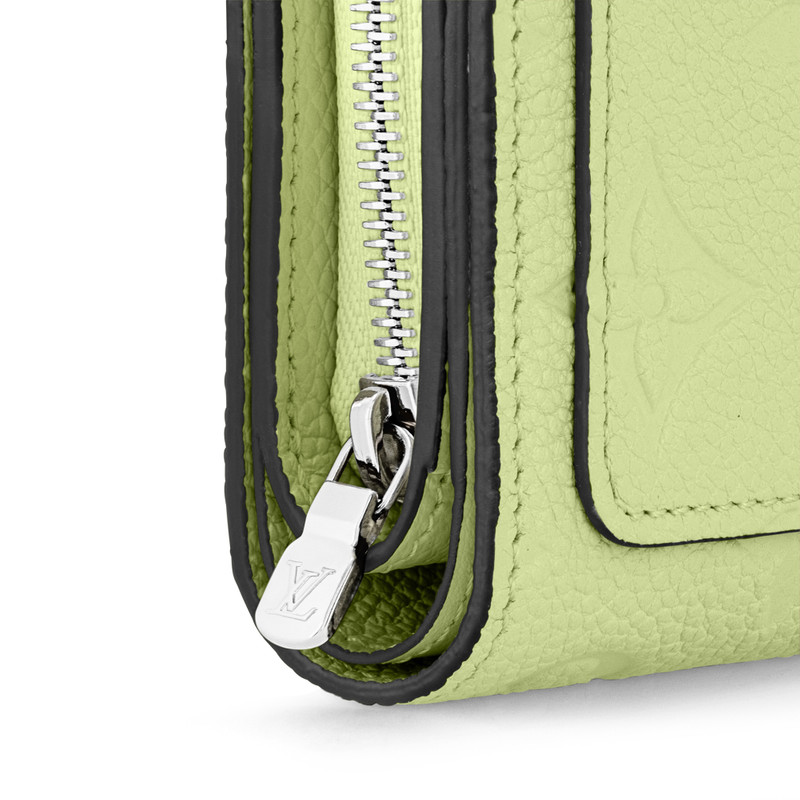 Louis Vuitton Cléa Wallet outlook