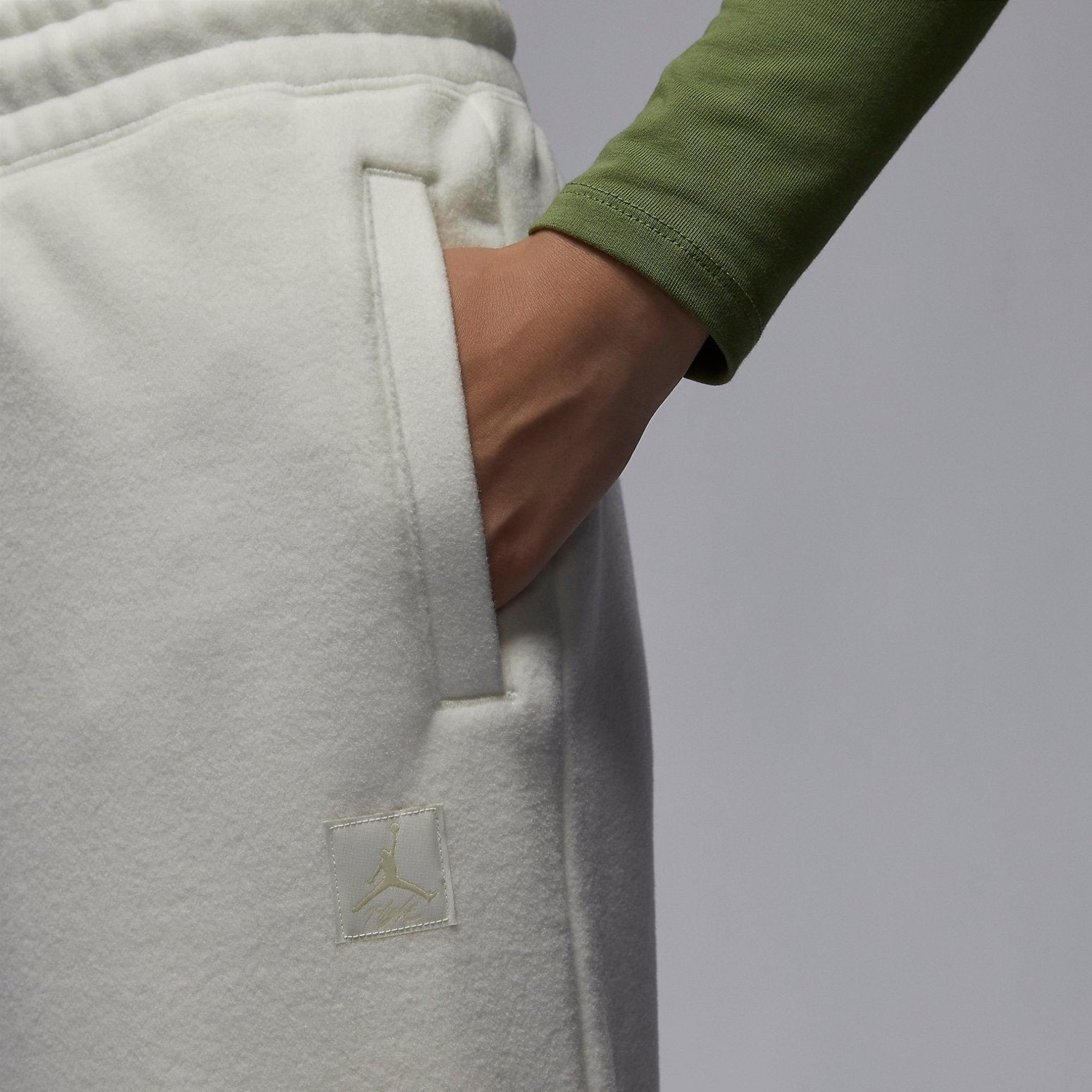 (WMNS) Air Jordan Flight Fleece Winterized Pants 'Off White' FD7235-133 - 3