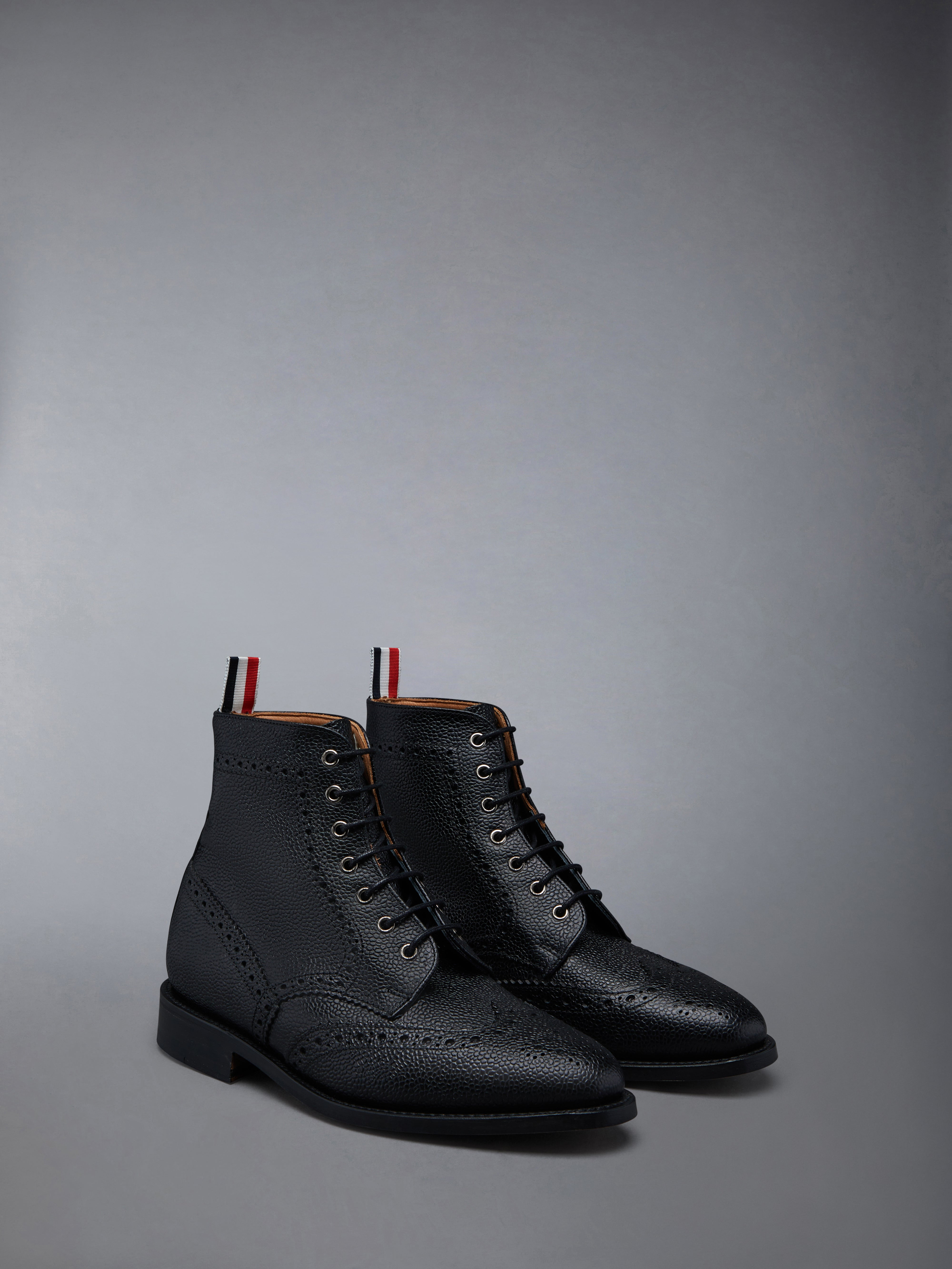 Wingtip Brogue Boot With Leather Sole In Black Pebble Grain - 2