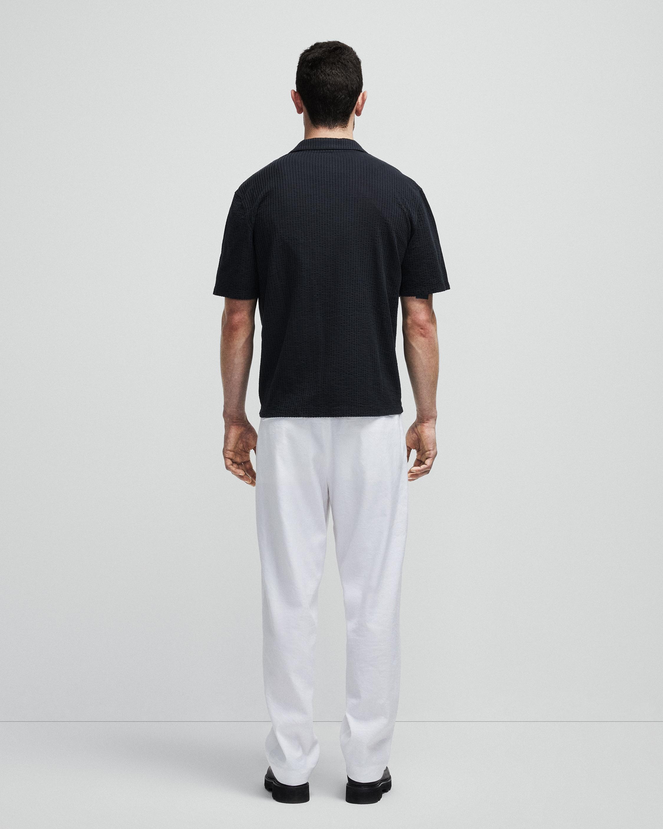 Avery Knit Seersucker Shirt
Classic Fit Shirt - 6
