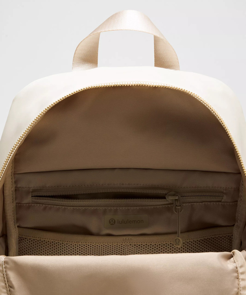 Everywhere Backpack Small 11.5L *Metal Hardware 5