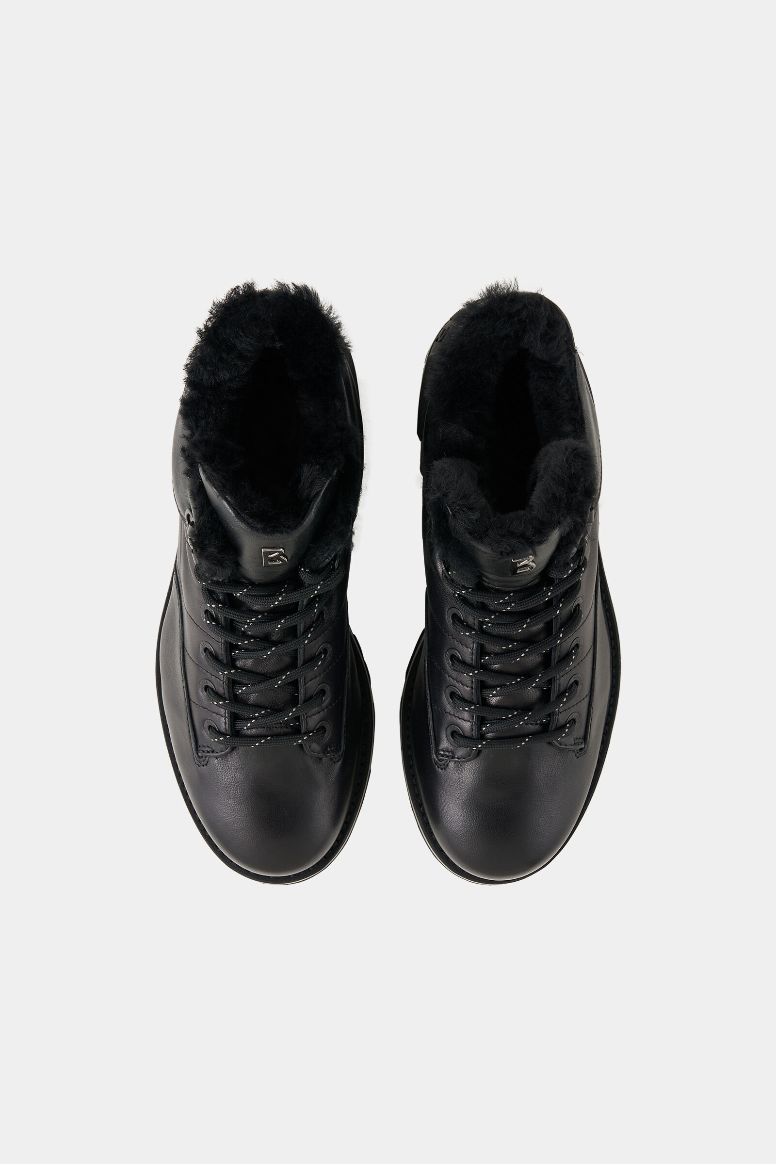 Low boots Courchevel in Black - 6