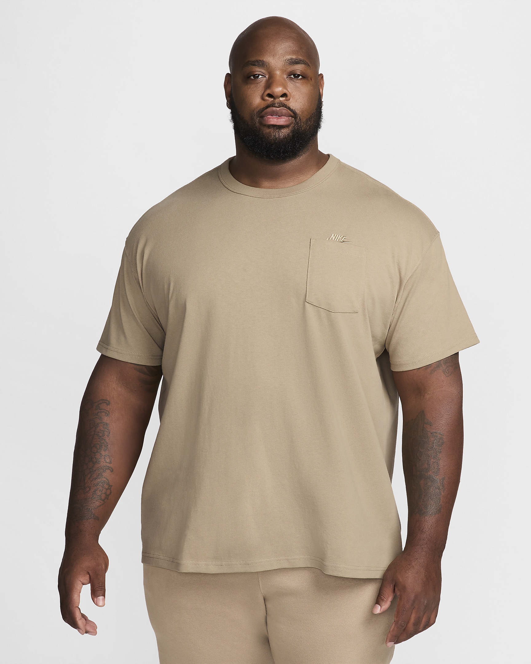 Nike Sportswear Premium Essentials Men's Pocket T-Shirt - 8