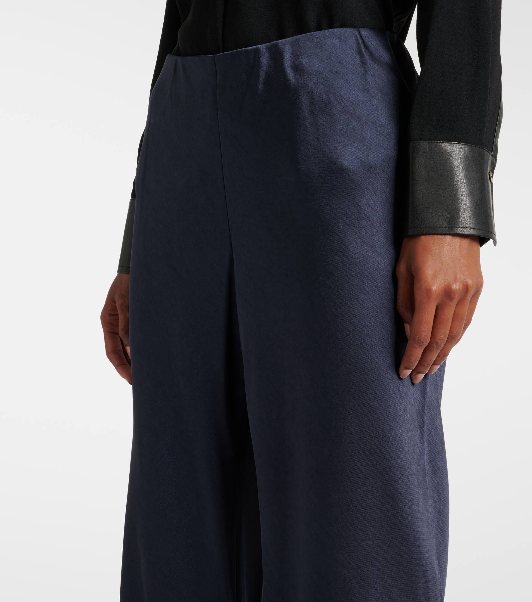 Fluid satin straight pants - 4