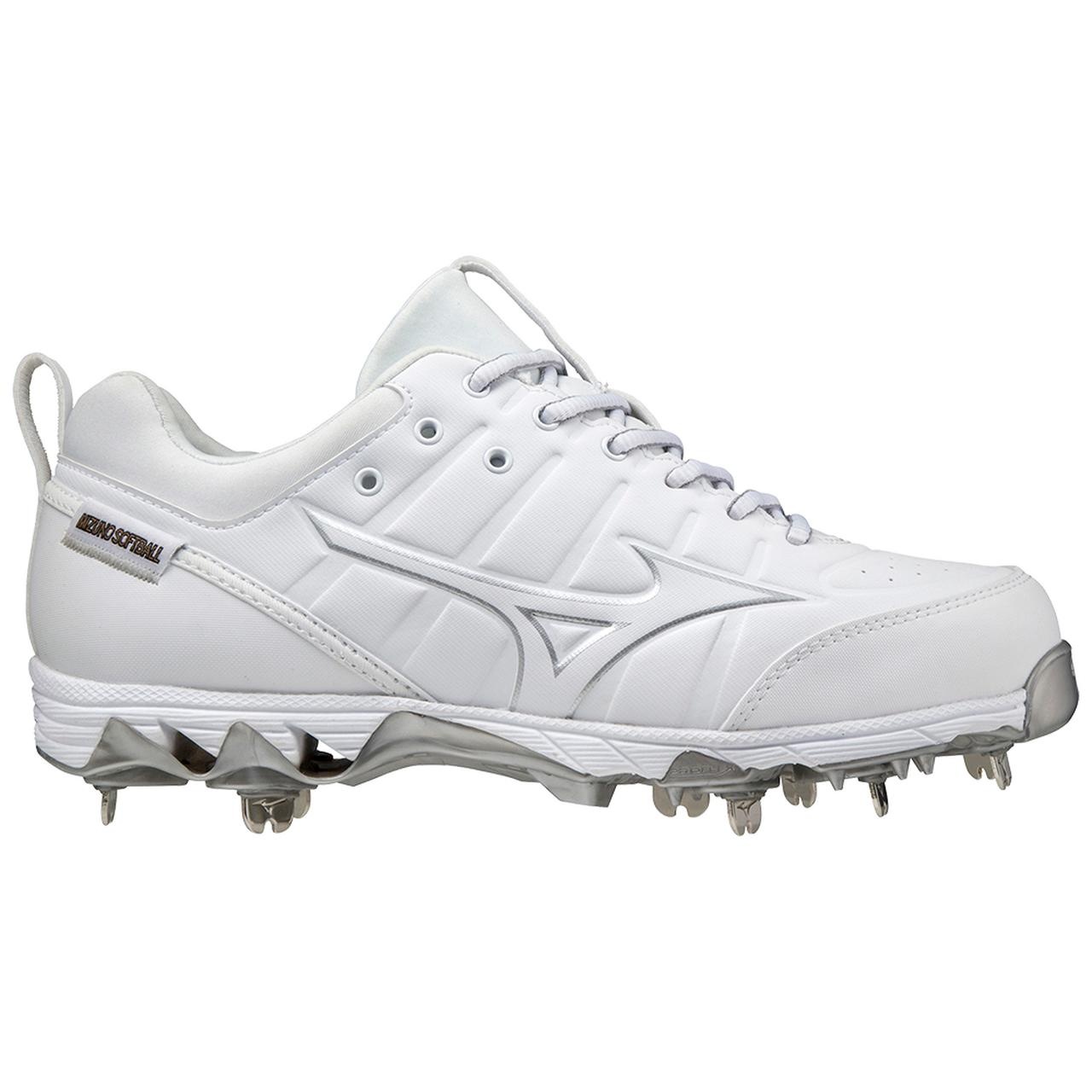 9-Spike Swift 7 Low Womens Metal Softball Cleat - 6