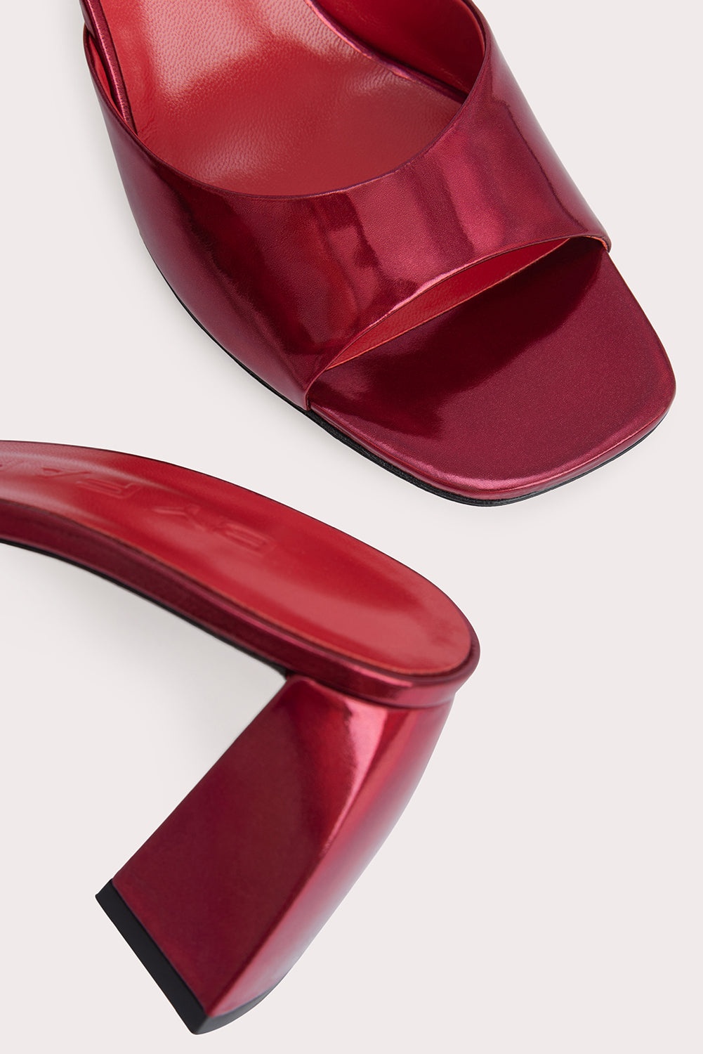 Romy Red Iridescent Lac - 4