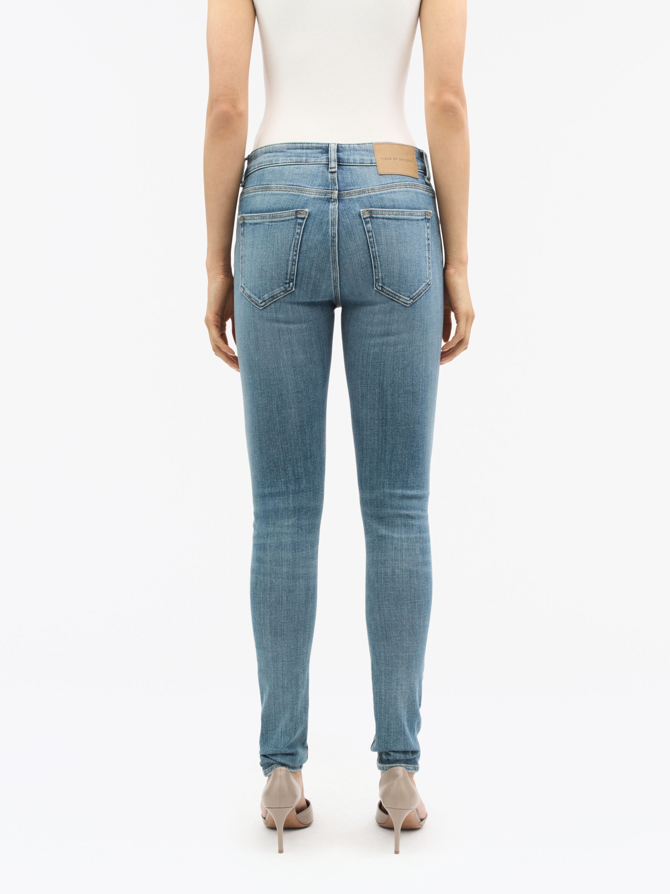 Slight Mid-rise Jeans - 5
