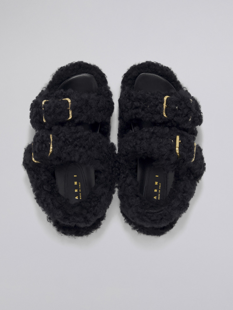 BLACK SHEARLING FUSSBET 4