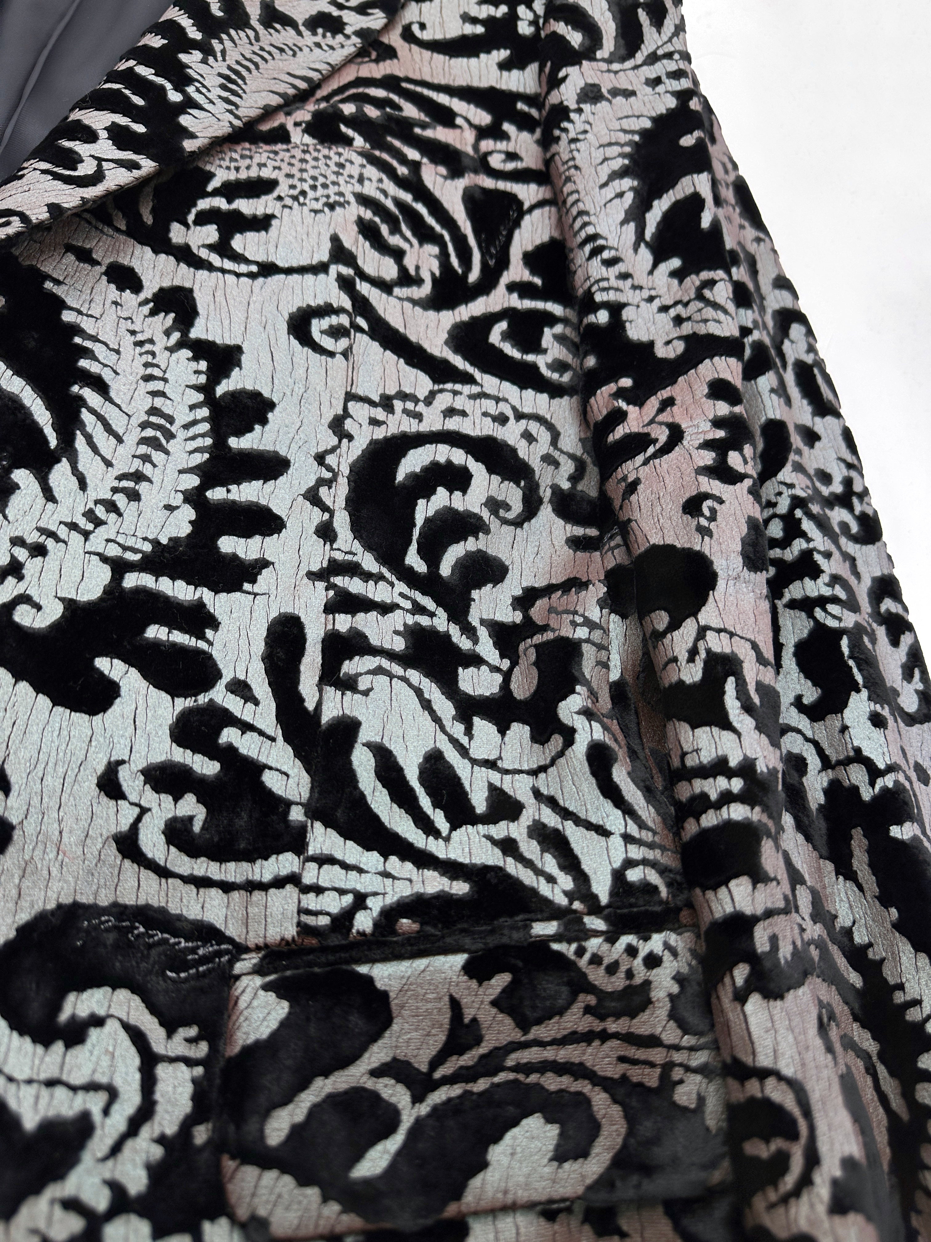STATEMENT Gucci Spring 2000 Tom Ford Runway Men’s Damask Iridescent Floral Velvet Tuxedo Blazer Jack - 9