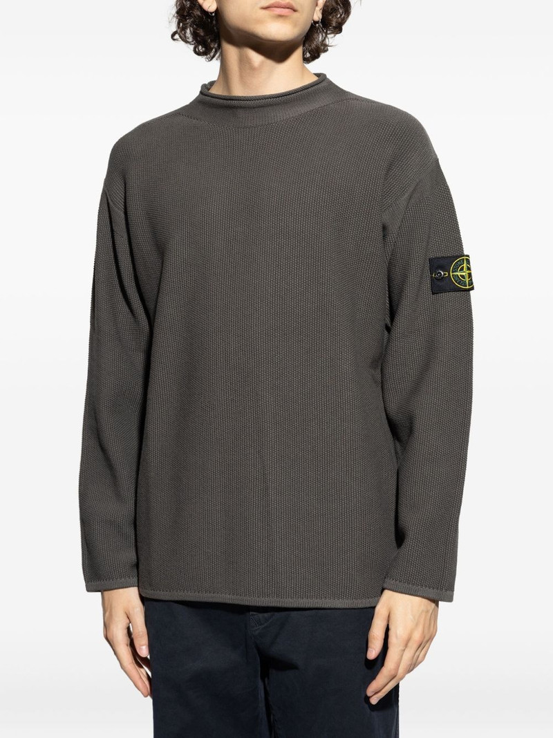Compass-badge knitted sweater 3