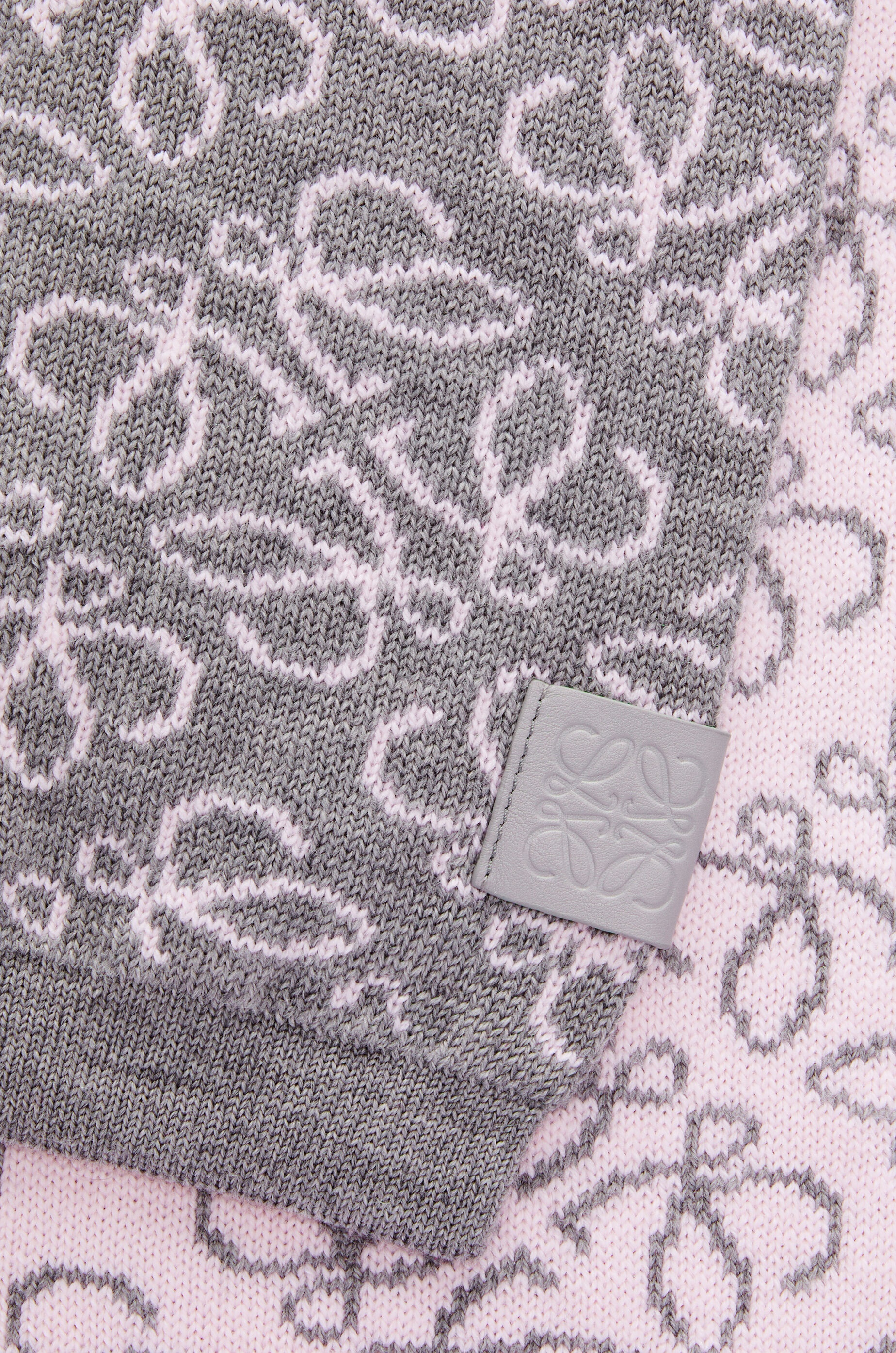 All-over Anagram scarf in wool - 5