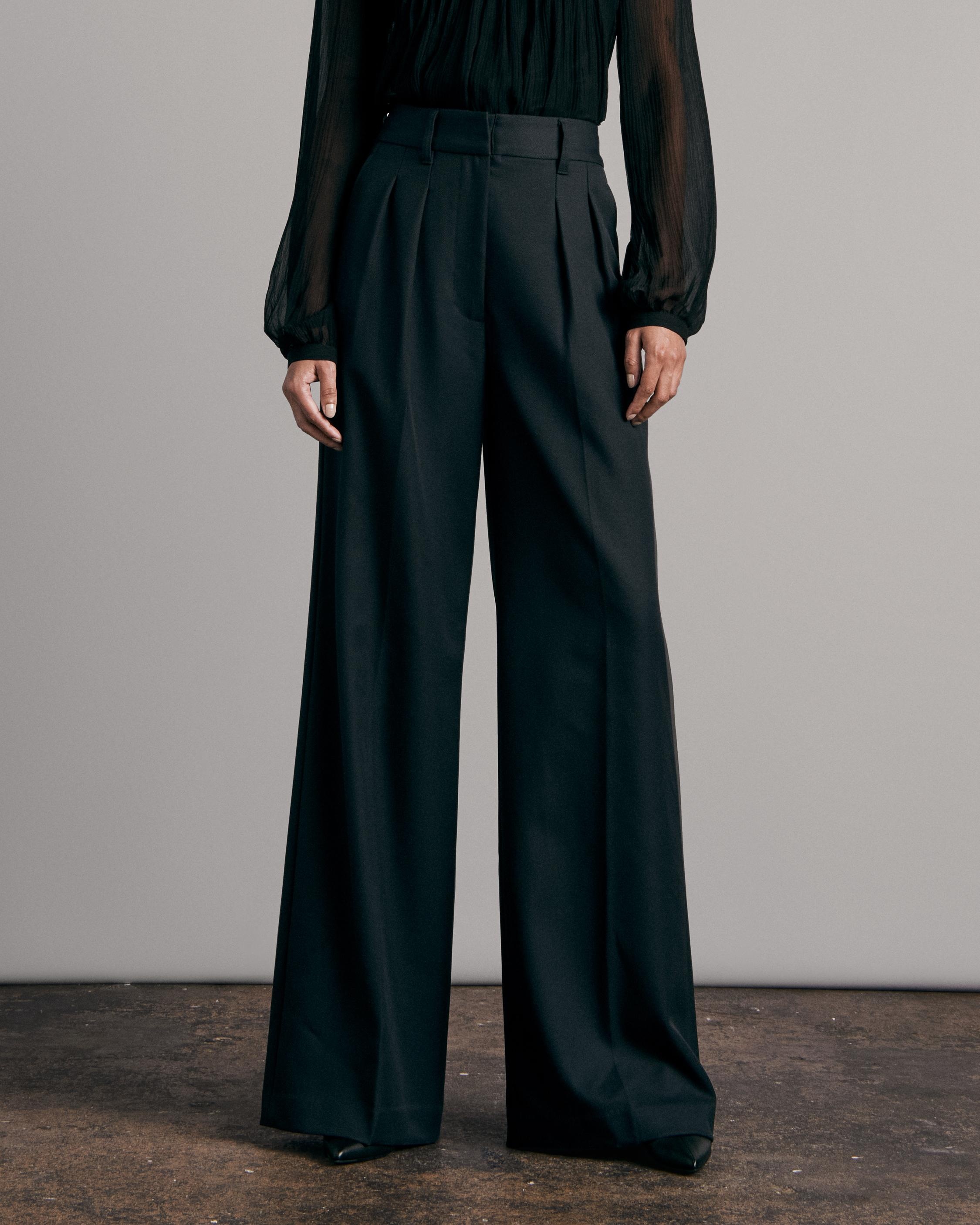 Shelly Wide Leg Twill Pant
Relaxed Fit Pant - 3