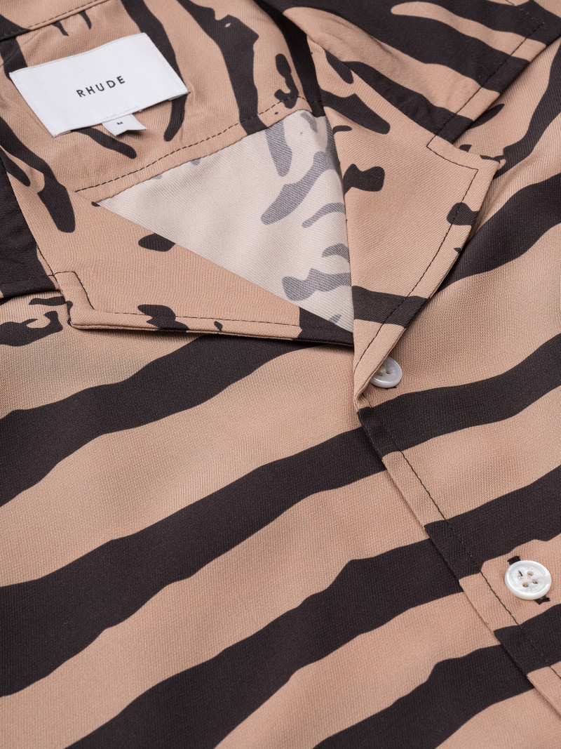 ZEBRA SILK BUTTON DOWN 4