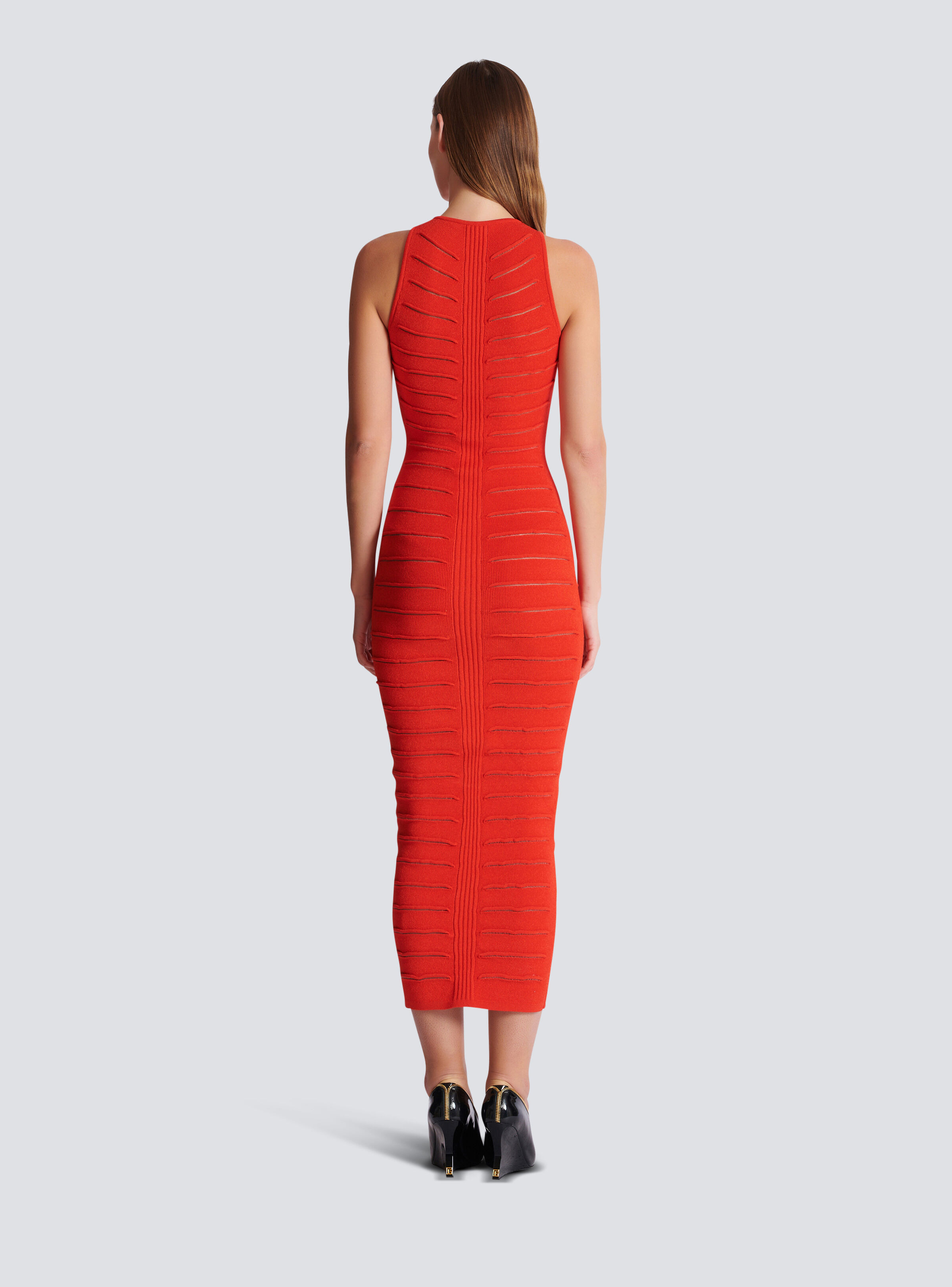 Long sleeveless dress in crocodile knit - 4