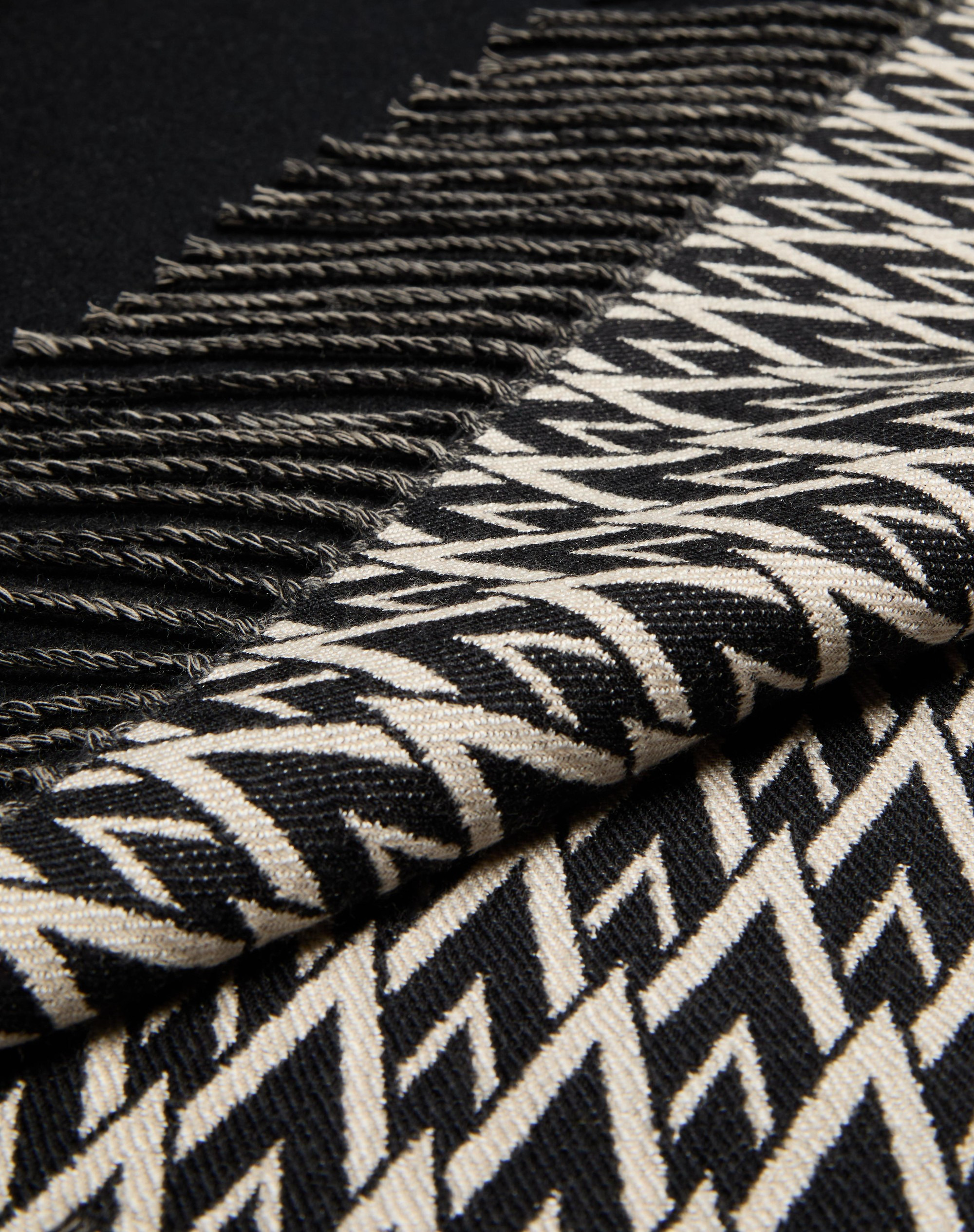 TOUTE LA V PONCHO IN WOOL, SILK AND CASHMERE - 4
