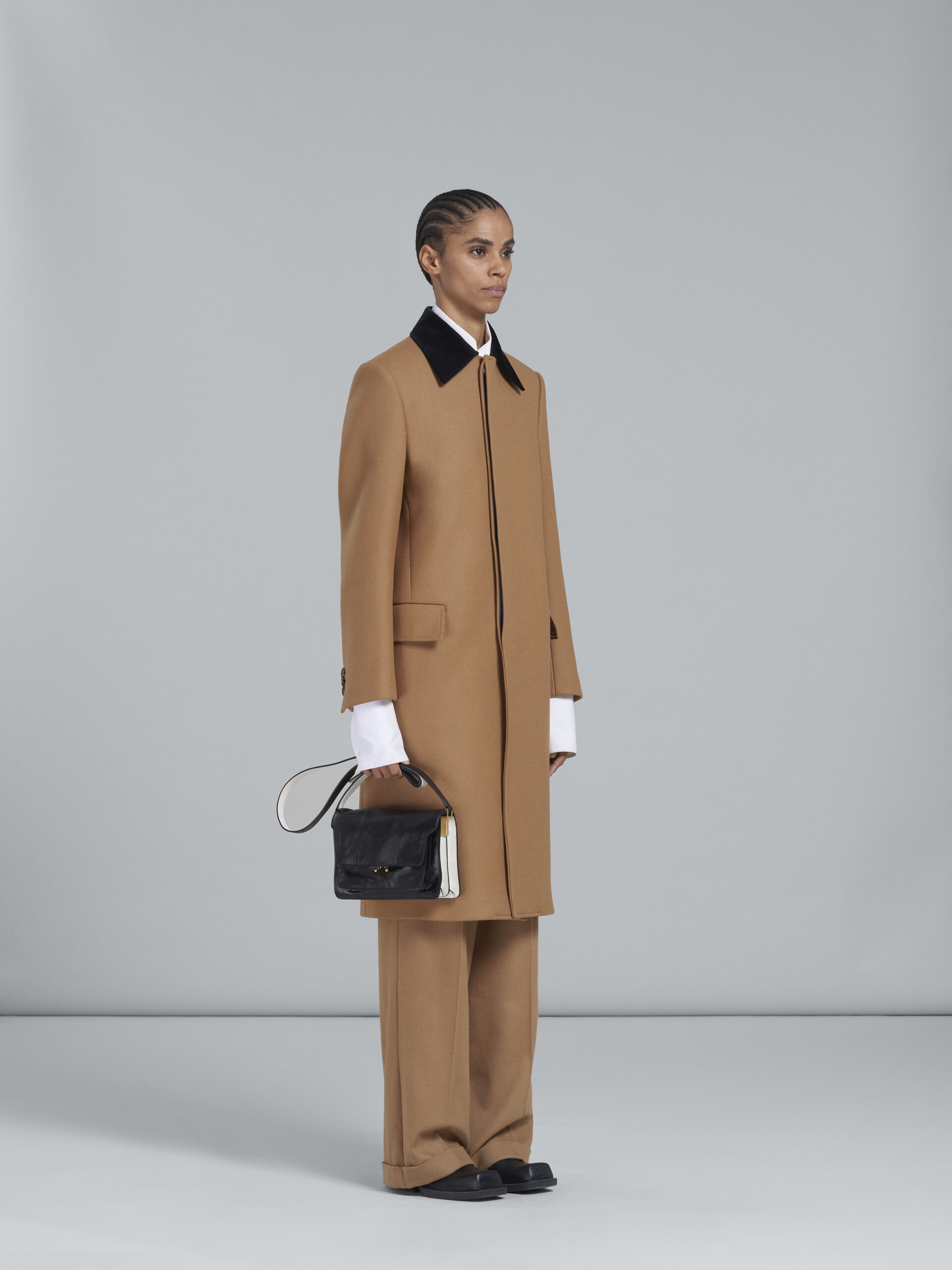 BROWN COAT WITH VELVET COLLAR - 6
