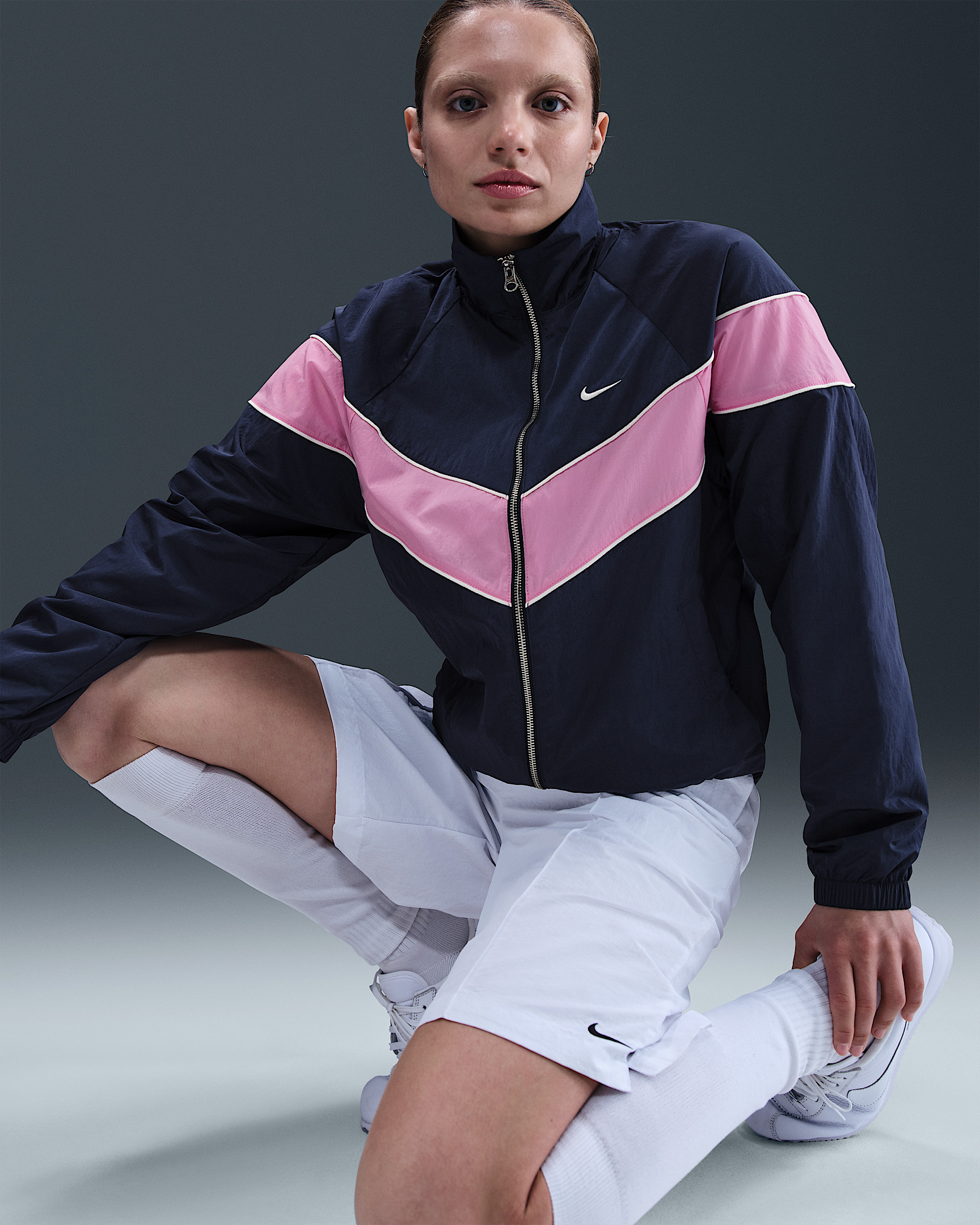 Nike Windrunner Women's Loose UV Woven Full-Zip Jacket - 3