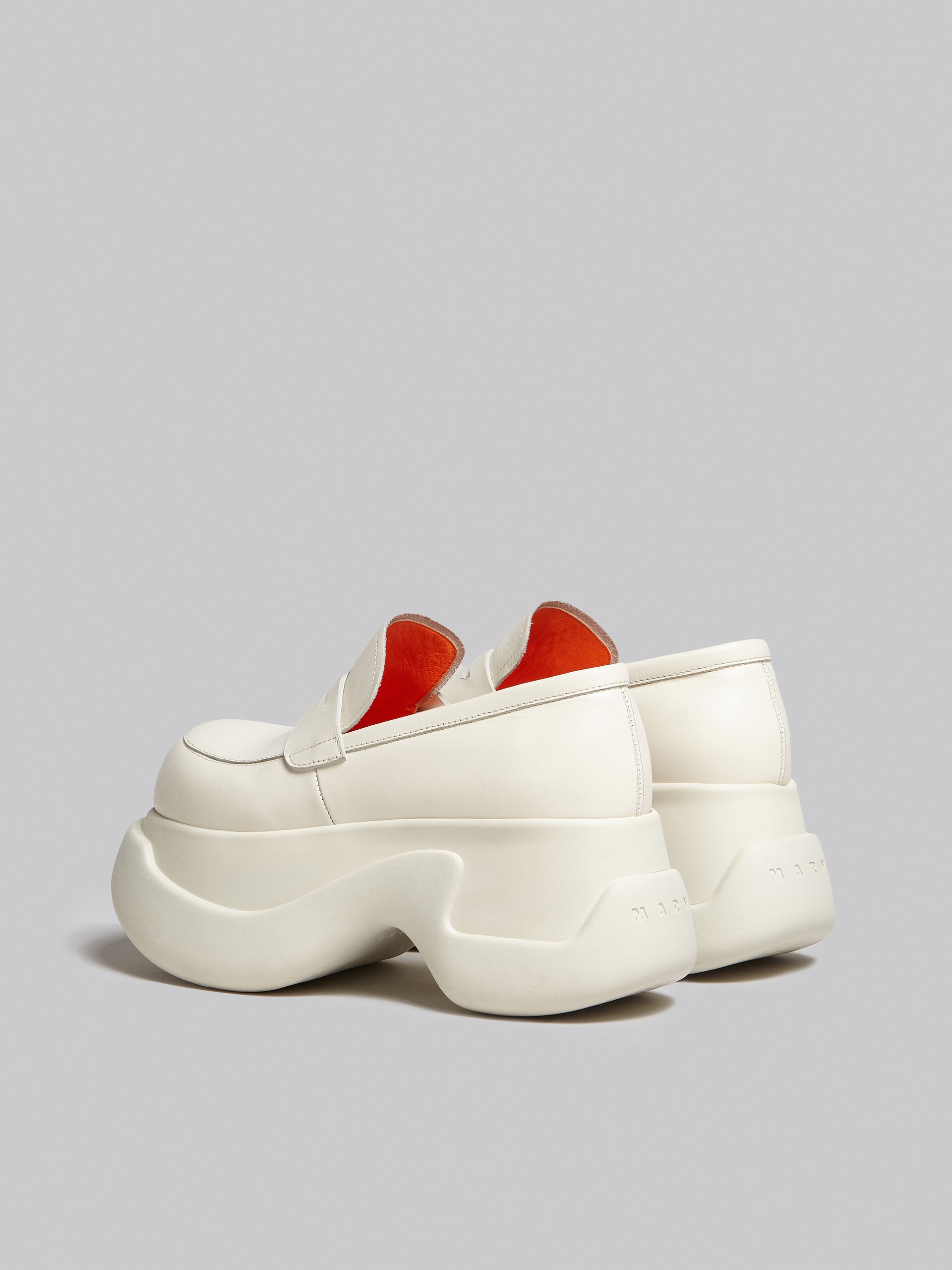 WHITE LEATHER ARAS 23 CHUNKY MOCASSIN - 3