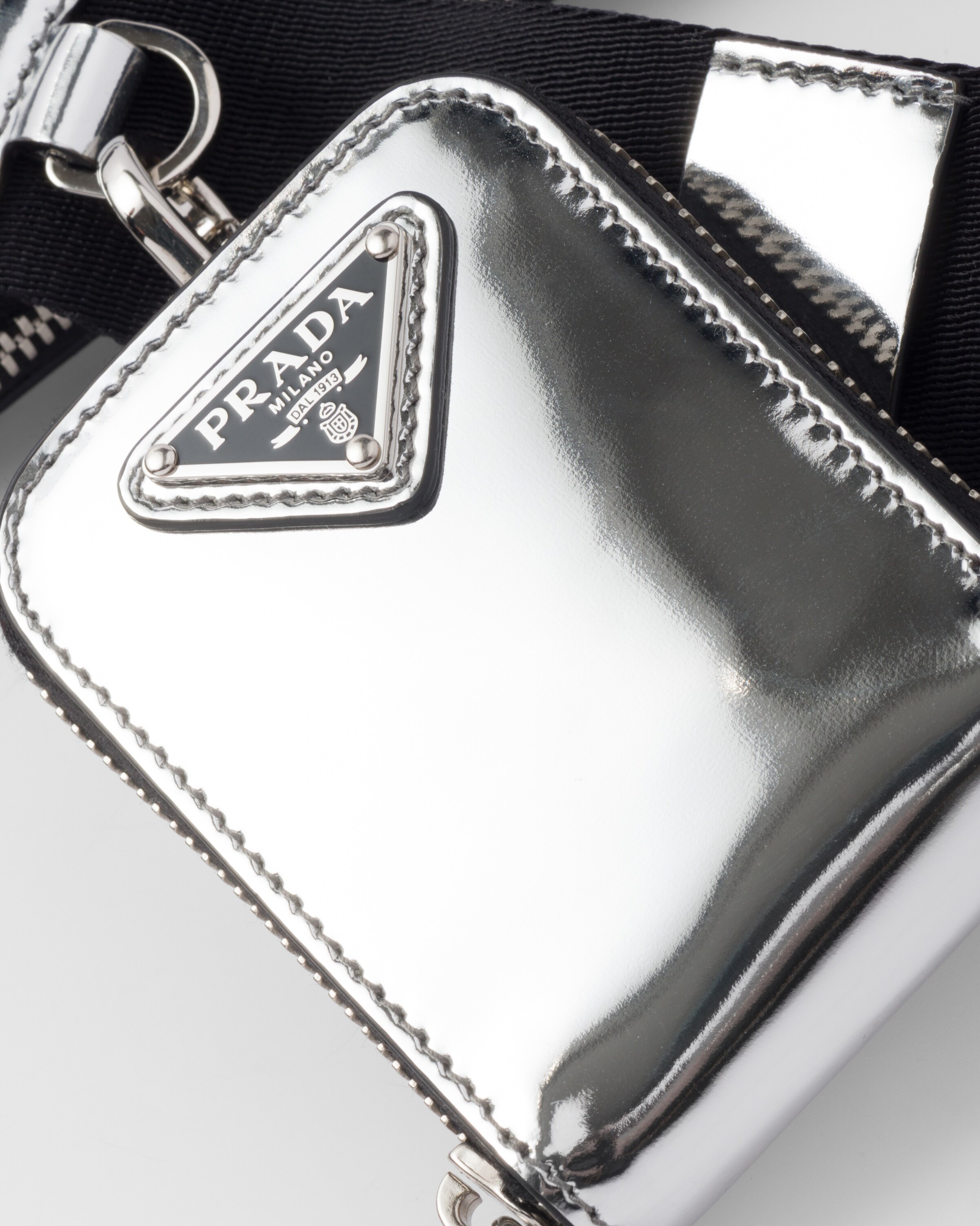 Brushed leather shoulder bag - 7