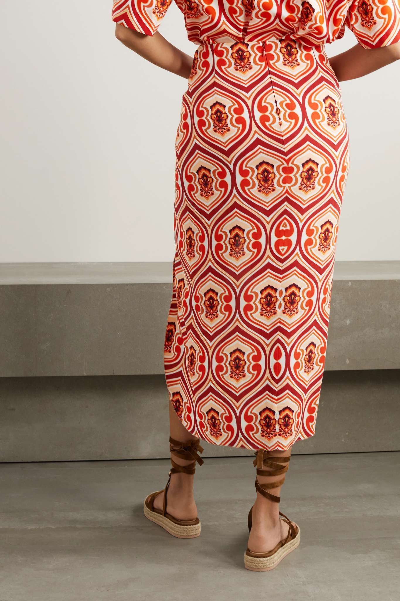 Wrap-effect printed crepe midi skirt - 4