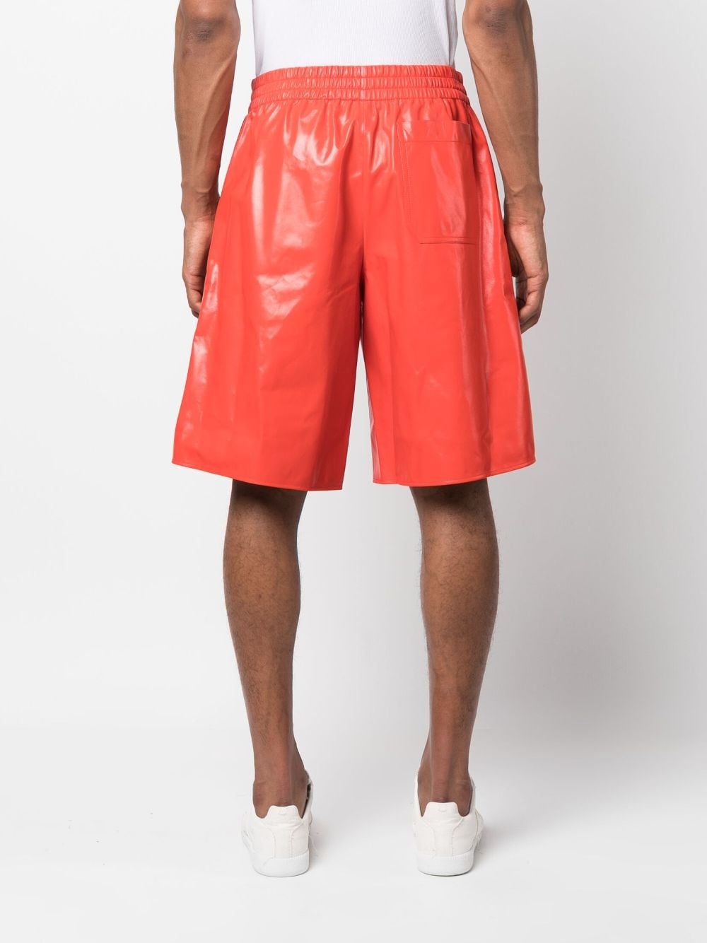 elasticated-waist leather shorts - 4