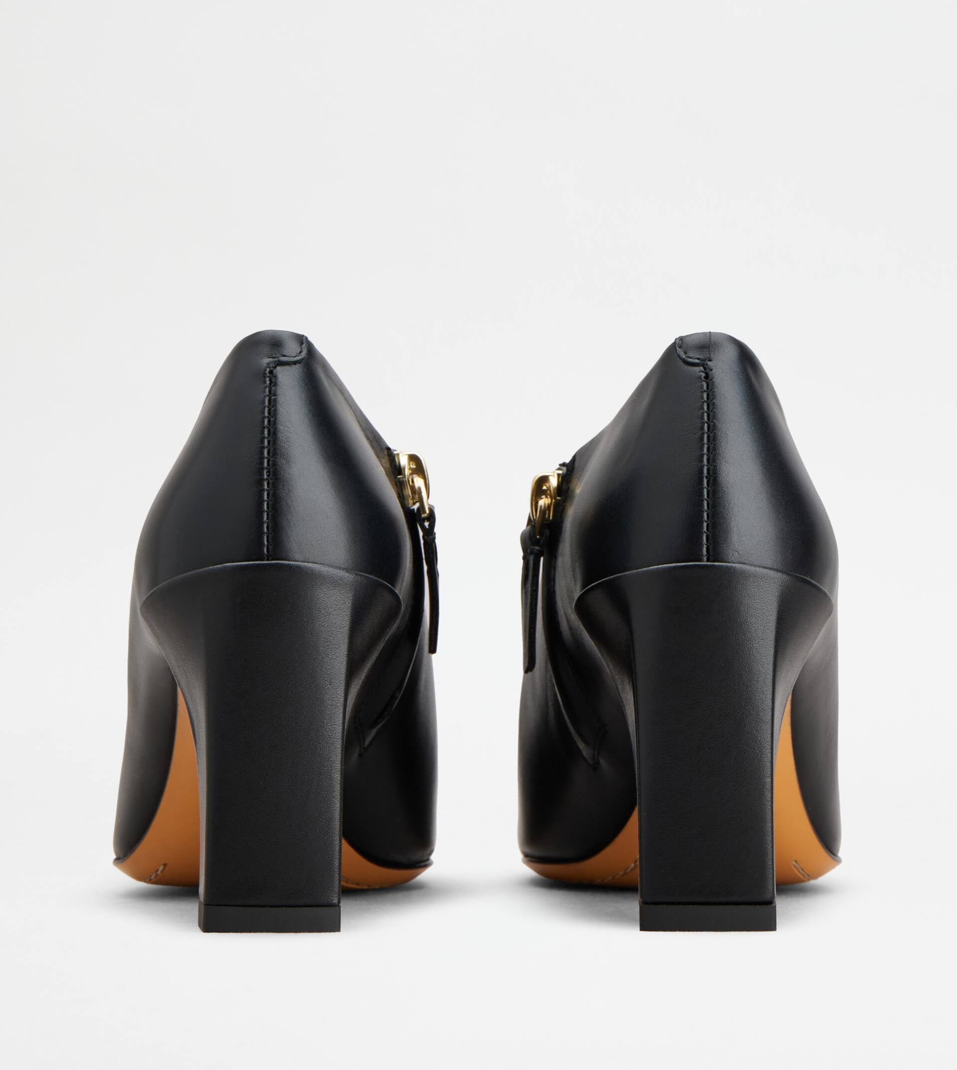 ANKLE BOOTS IN LEATHER - BLACK - 3