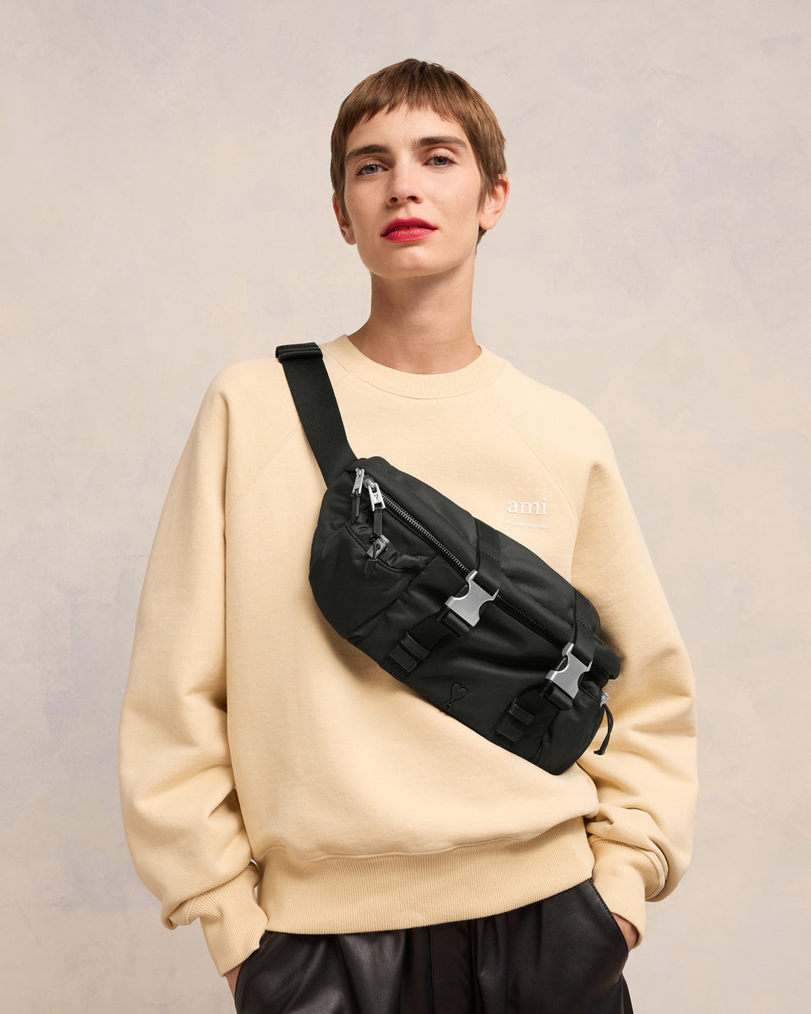 ★送料・関税込★AMI★DE COEUR ハートロゴ ベルトバッグ★ Buy Ami Heart Logo Waist Bag 'Black' - ULL160 902 001 | GOAT