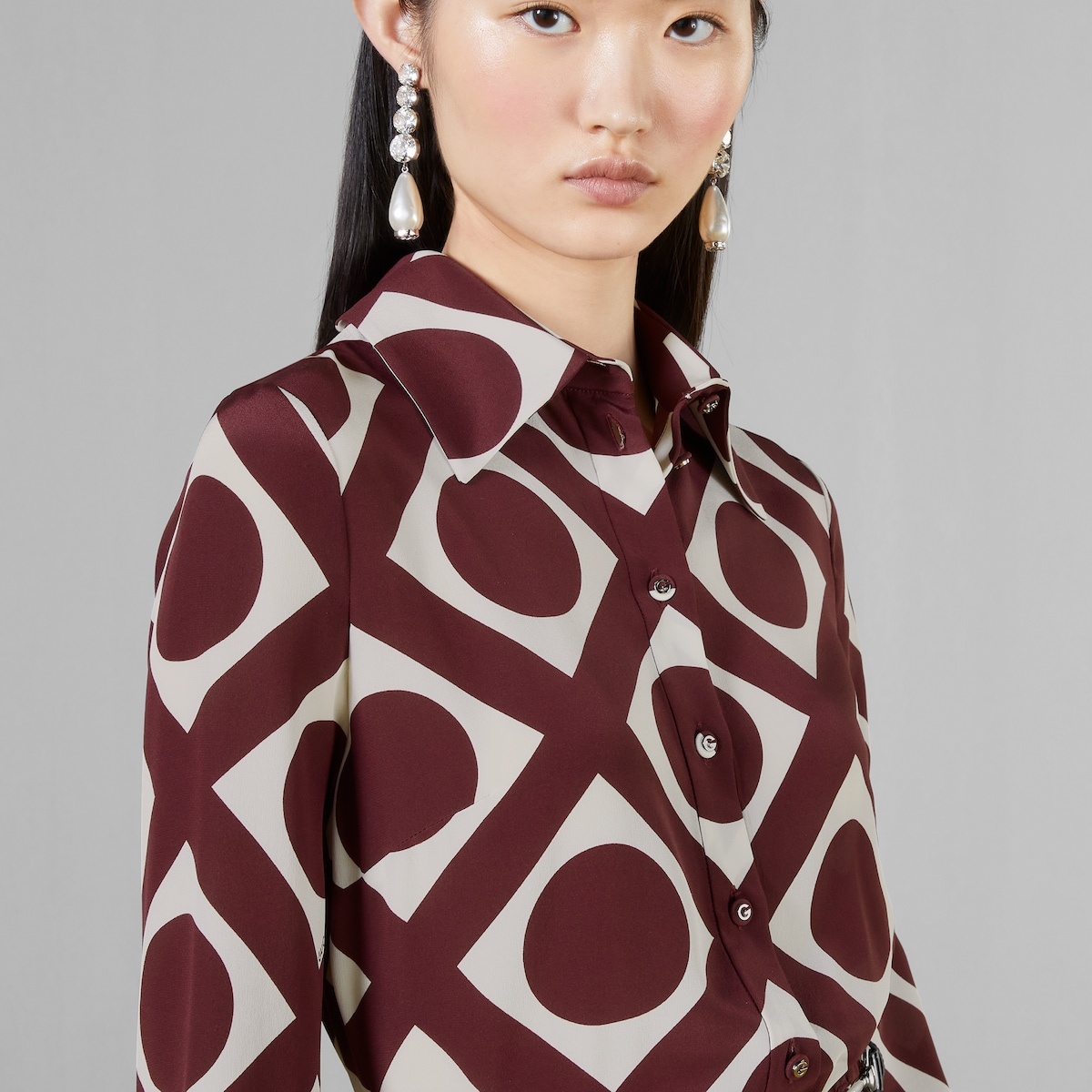 Optical print silk shirt in dark red and ivory
