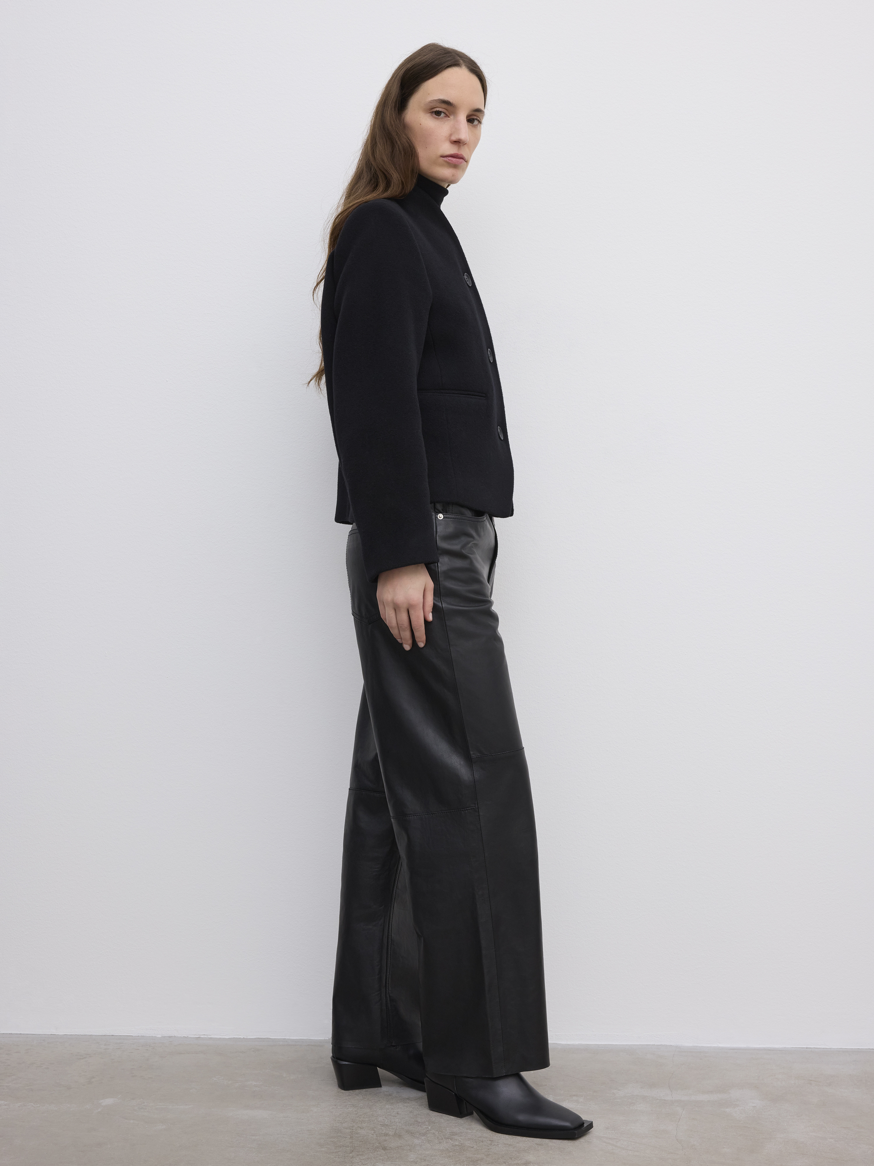 Short Curved Jacket - 3