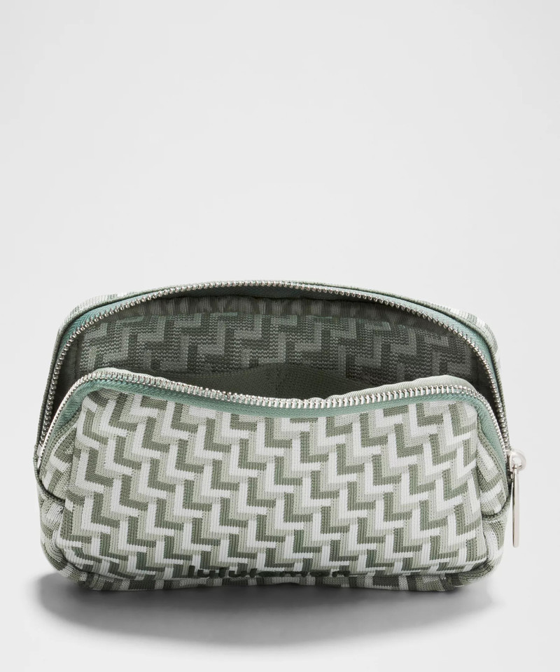 Everywhere Belt Bag 1L *L Monogram Knit 5