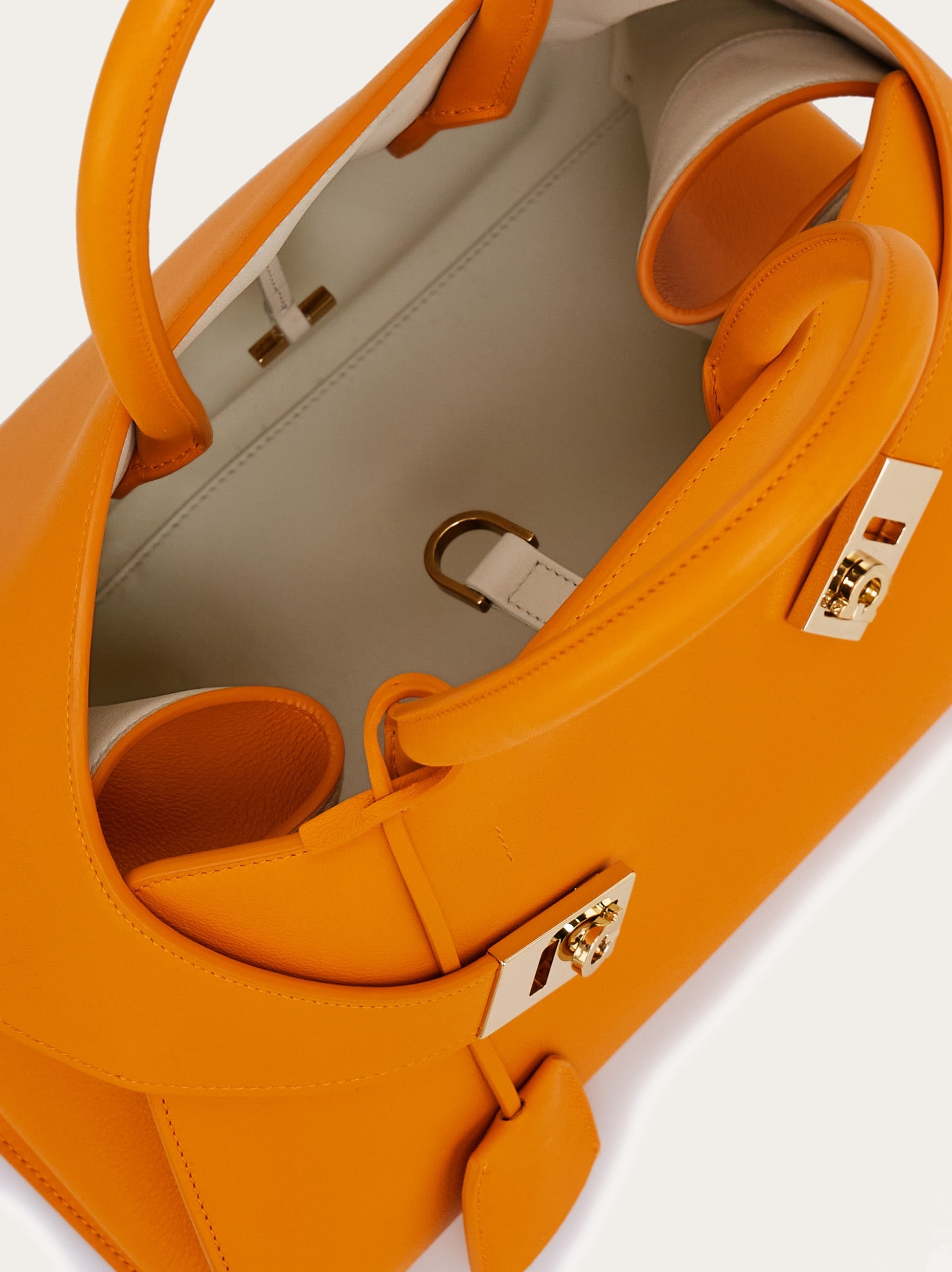 Hug handbag (M) - 6