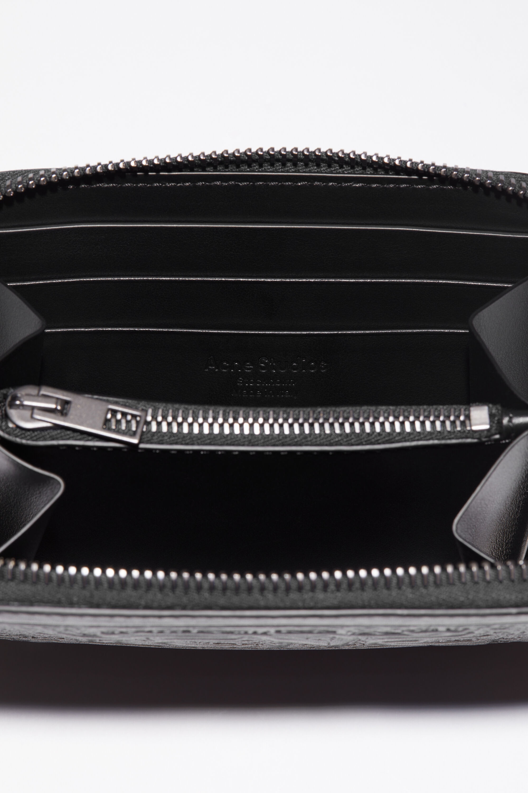 【関税・送料込み】Intrecciato zipper aroun long wallet black Amazon.com: BURBERRY Long Wallet (Round Zipper), A1189, One