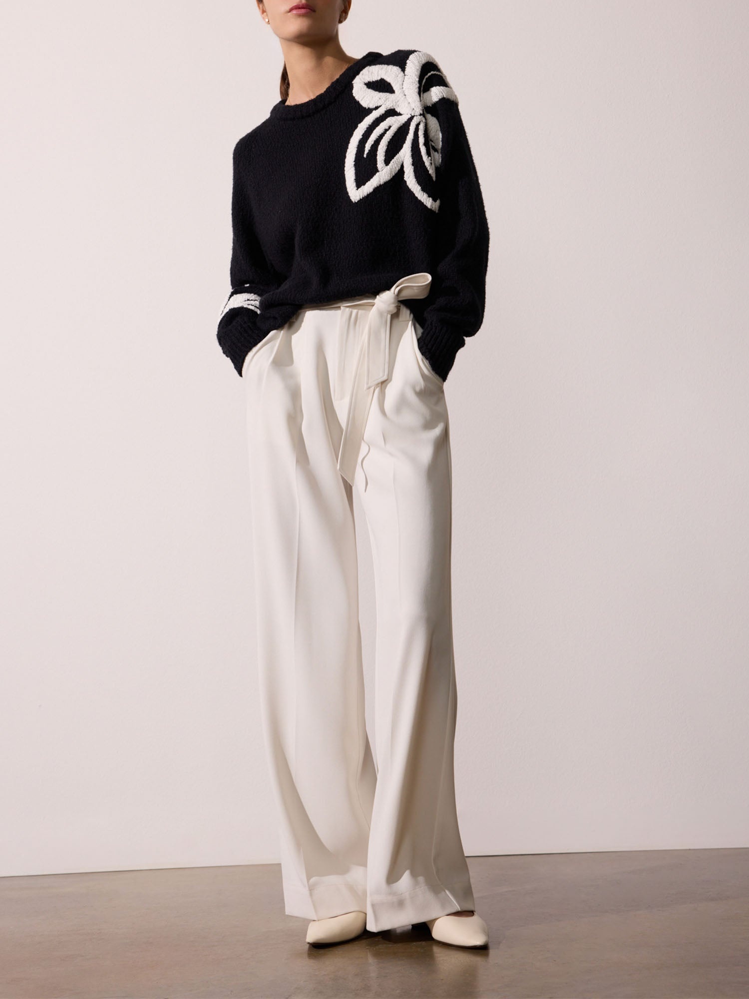 The Hibiscus Embroidered Sweater - 4
