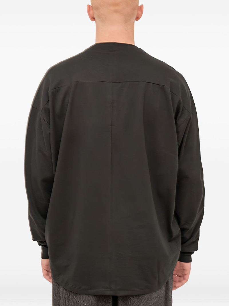 long-sleeve sweatshirt 4