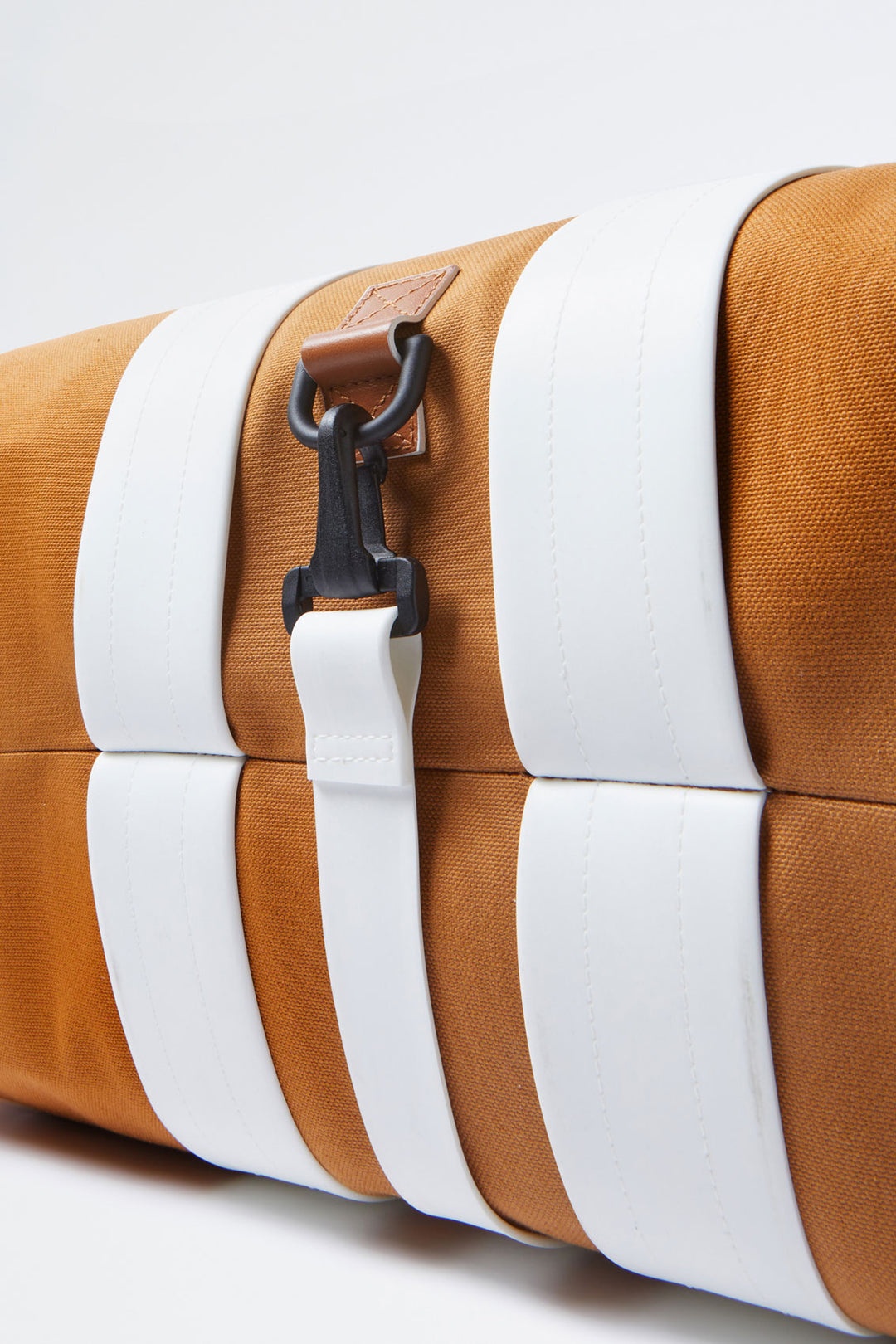 PARALLELEPIPEDO MESSENGER BAG / caramel & white - 3