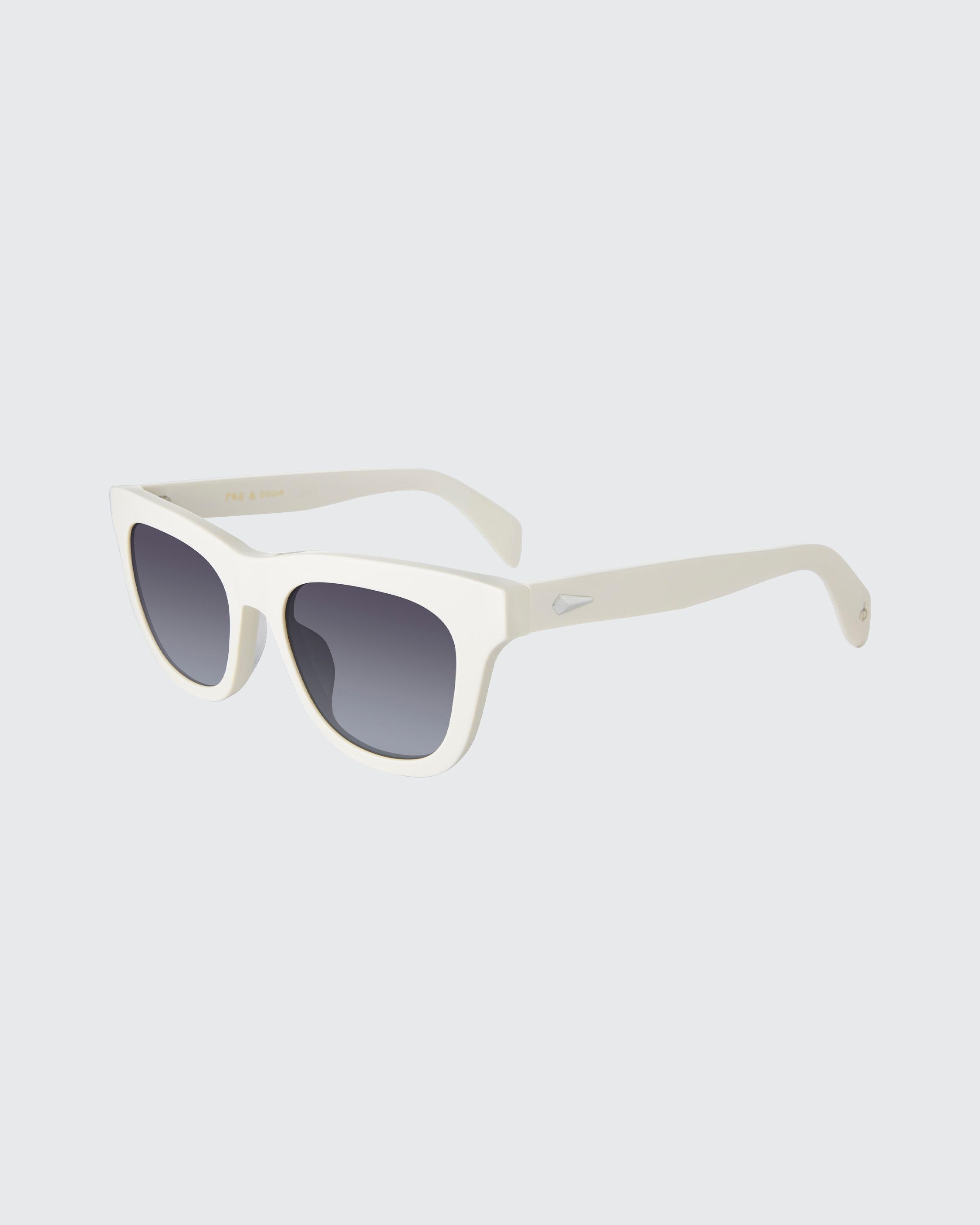 Perry
Square Sunglasses - 1