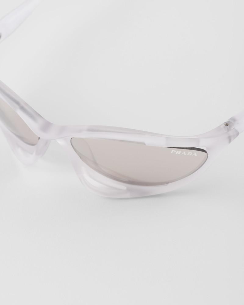 Sunglasses with the Prada logo 5