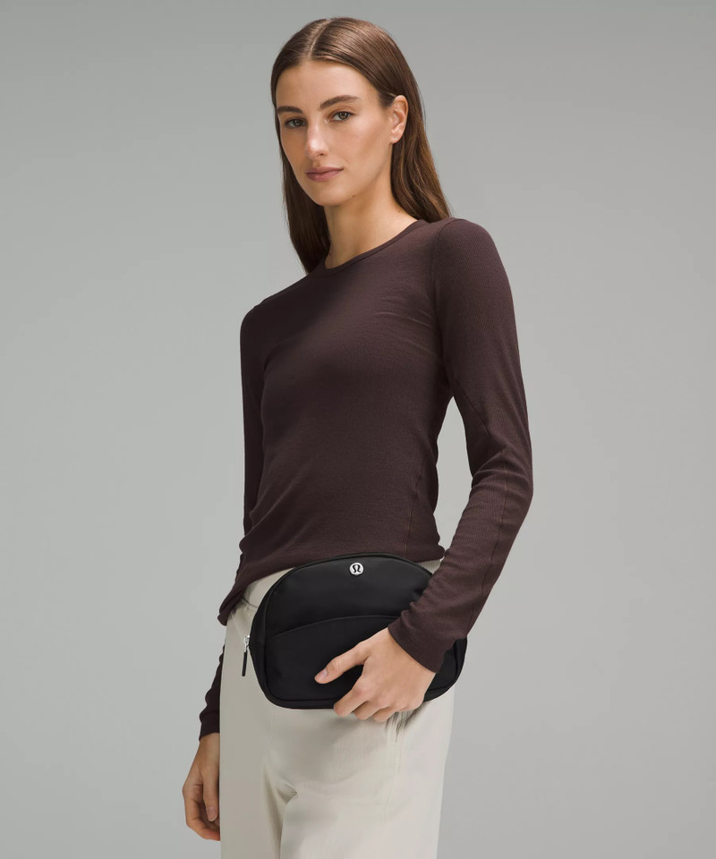 lululemon Go Getter Pouch outlook