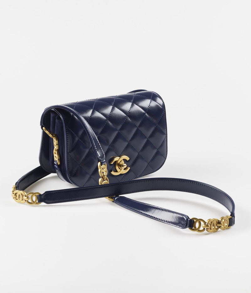 CHANEL Mini Messenger Bag outlook