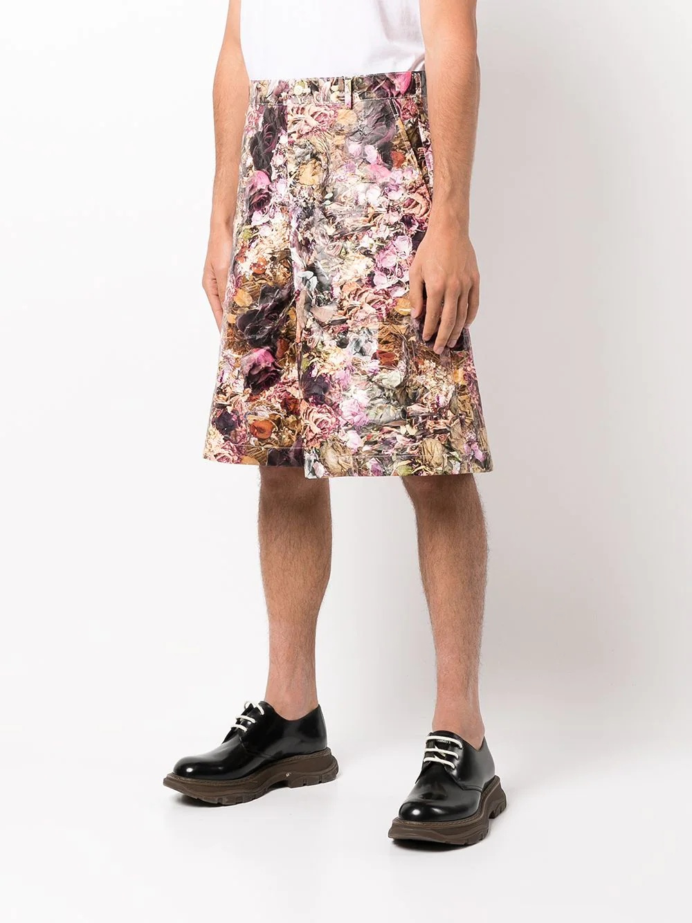 graphic-print tailored shorts - 3