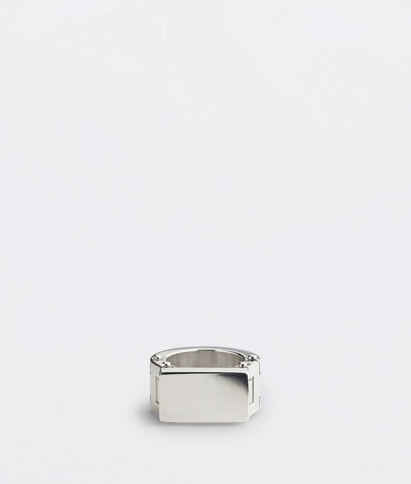 Bottega Veneta bolt outlook