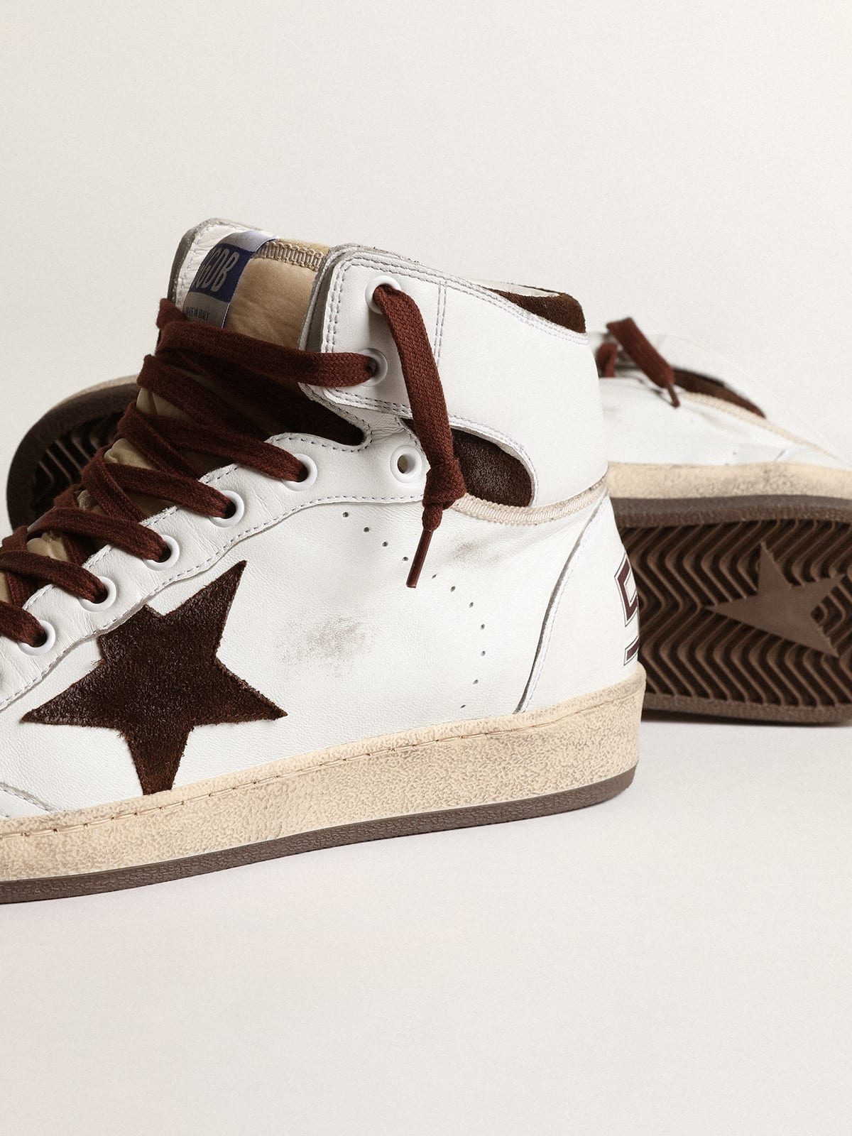 Men’s Sky-Star in white nappa leather with a chocolate suede star - 4