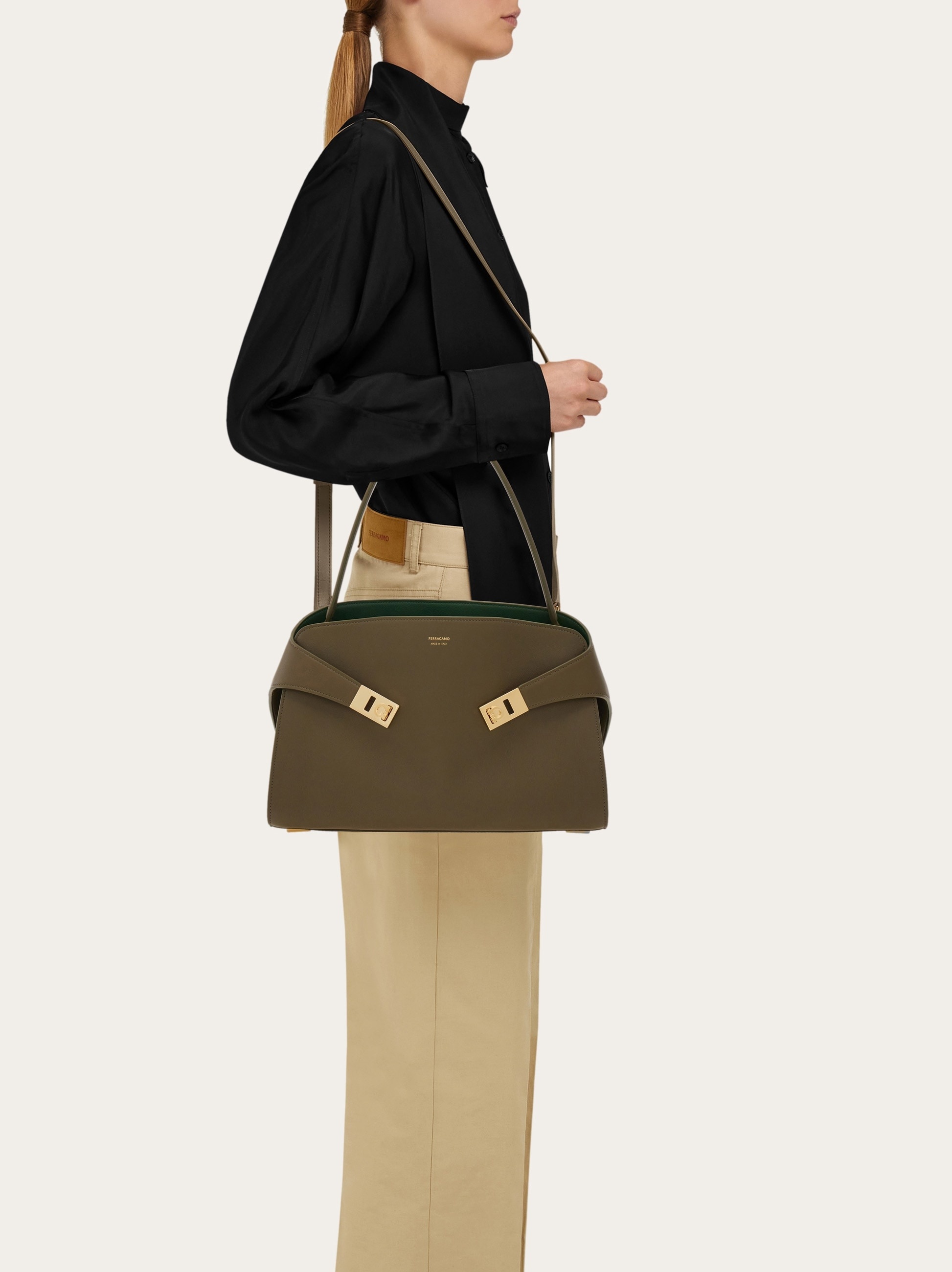 Hug Soft bicolor shoulder bag (S) - 3