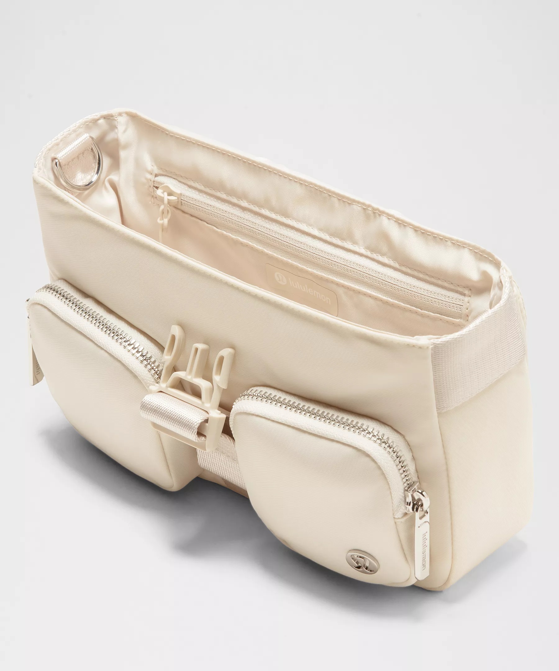 Wunderlust Multi-Pocket Crossbody Bag 3L - 4