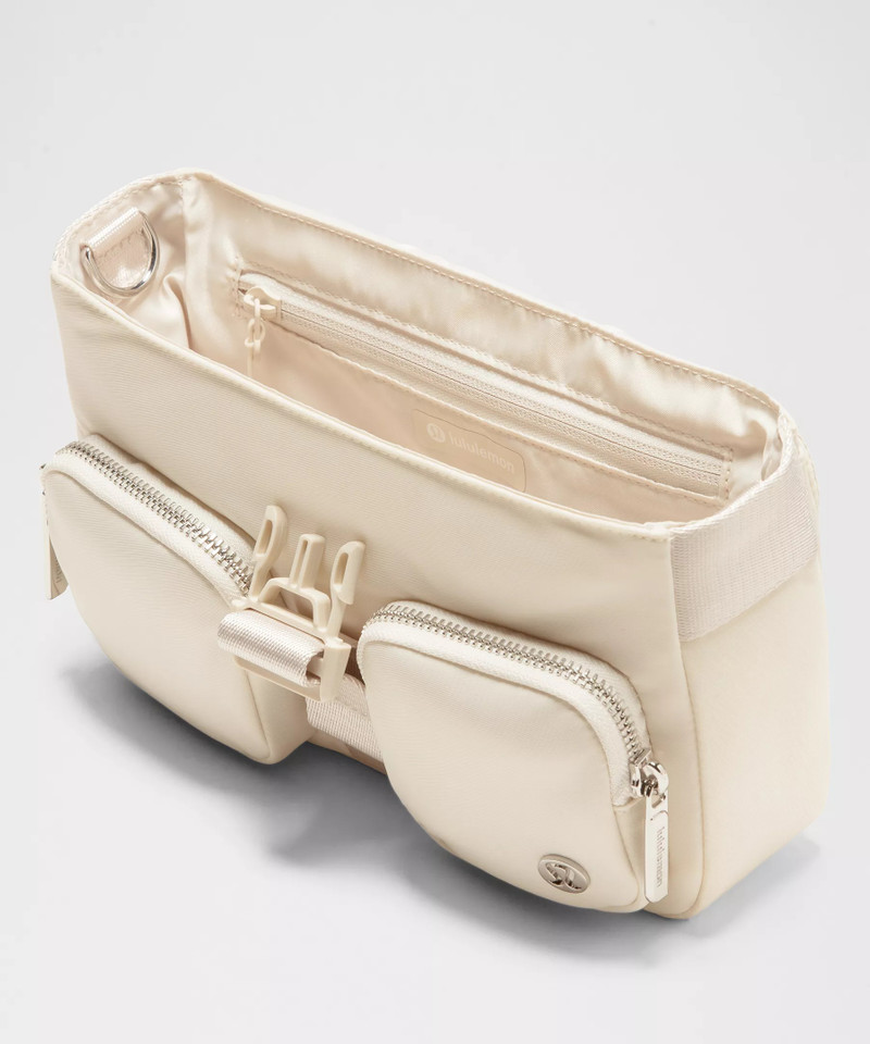 Wunderlust Multi-Pocket Crossbody Bag 3L 4