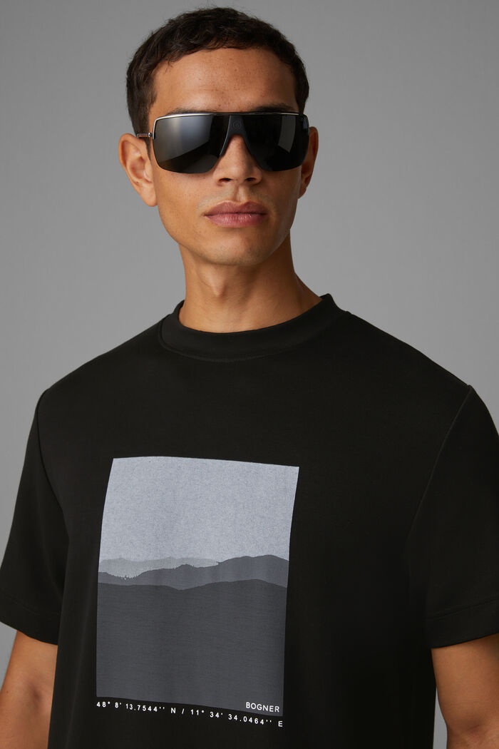 Rocker T-shirt in Black - 4