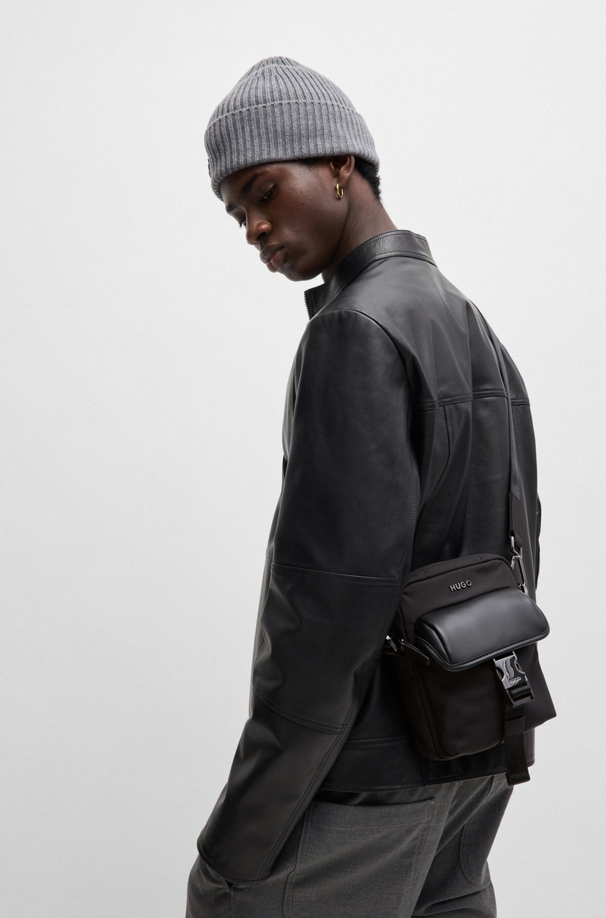 REPORTER BAG WITH ADJUSTABLE AND DETACHABLE STRAP - 4